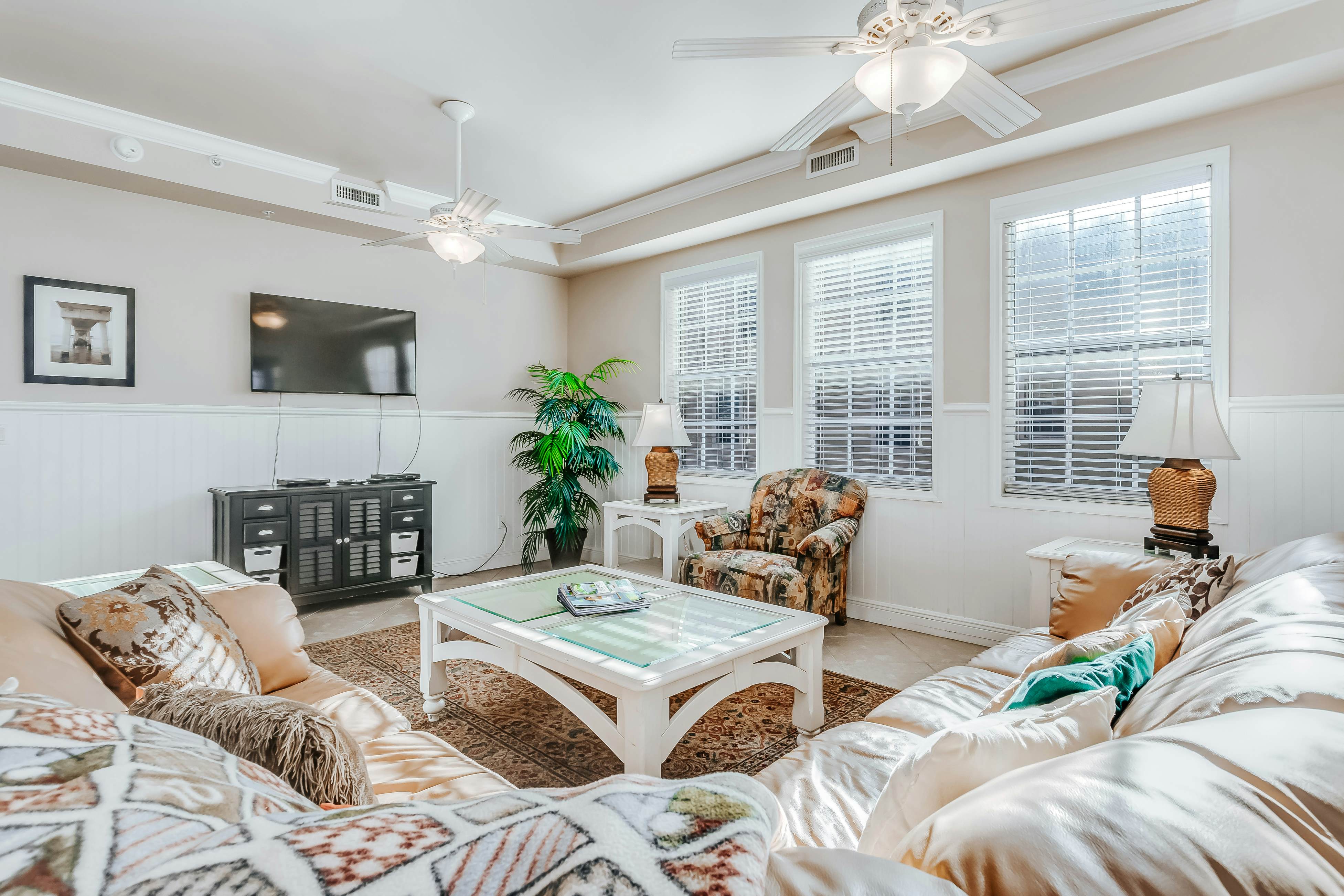 Whitecap Condo Beach View Splendor