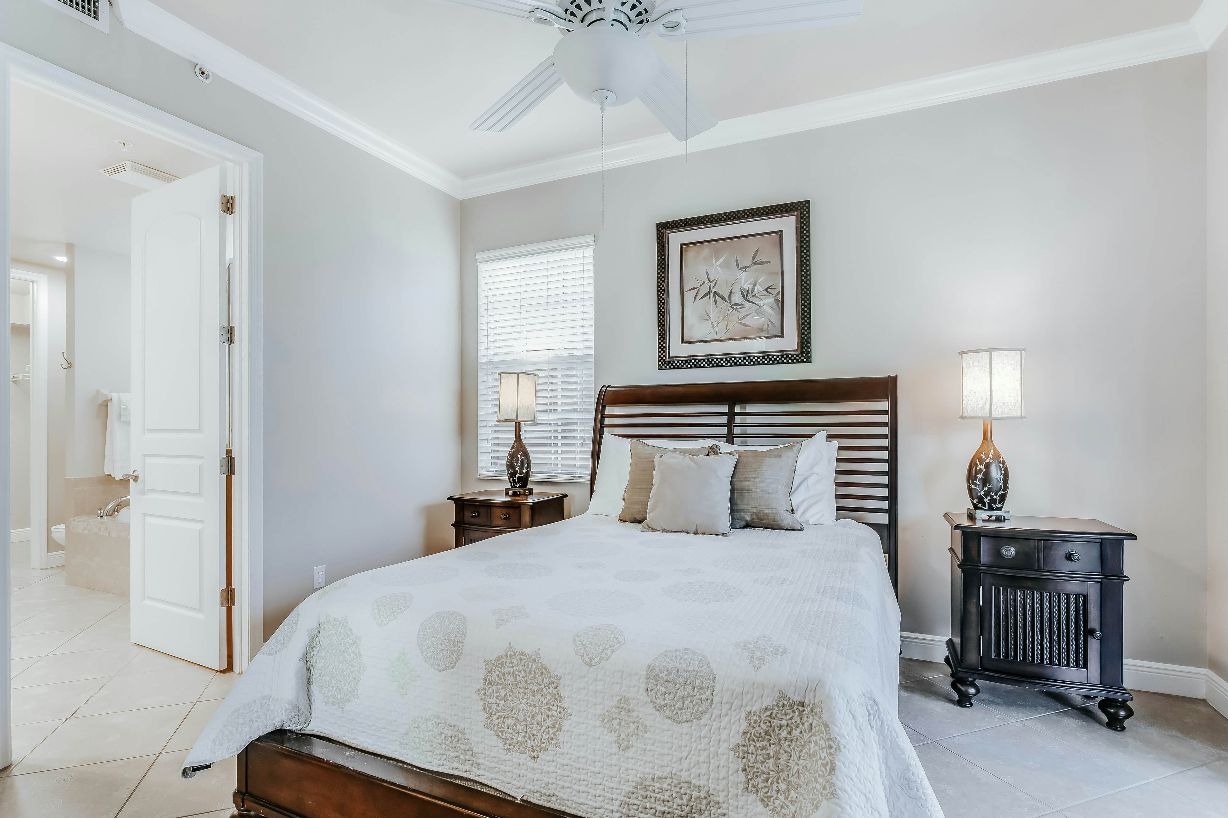 Whitecap Condo Beach View Splendor