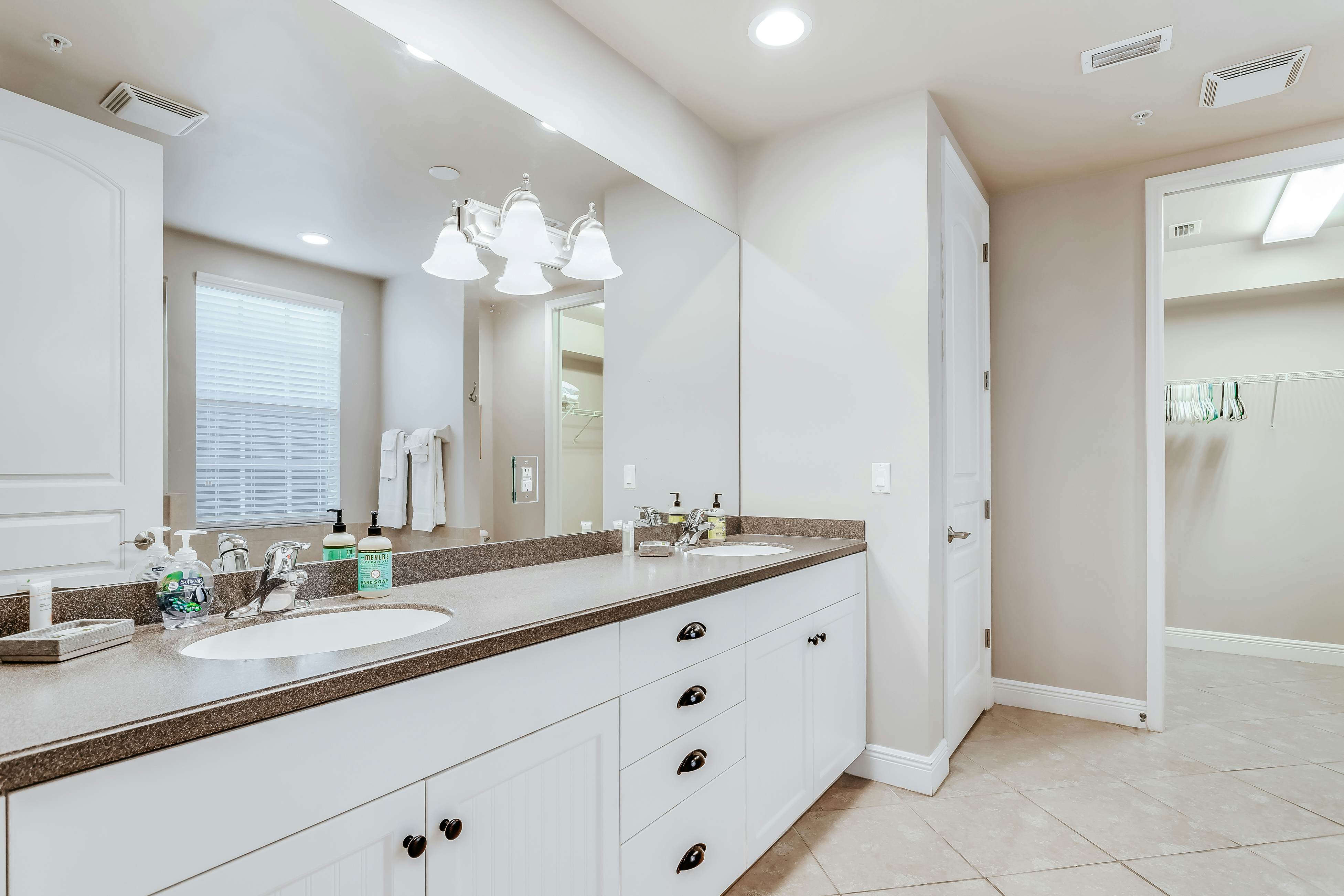 Whitecap Condo Beach View Splendor