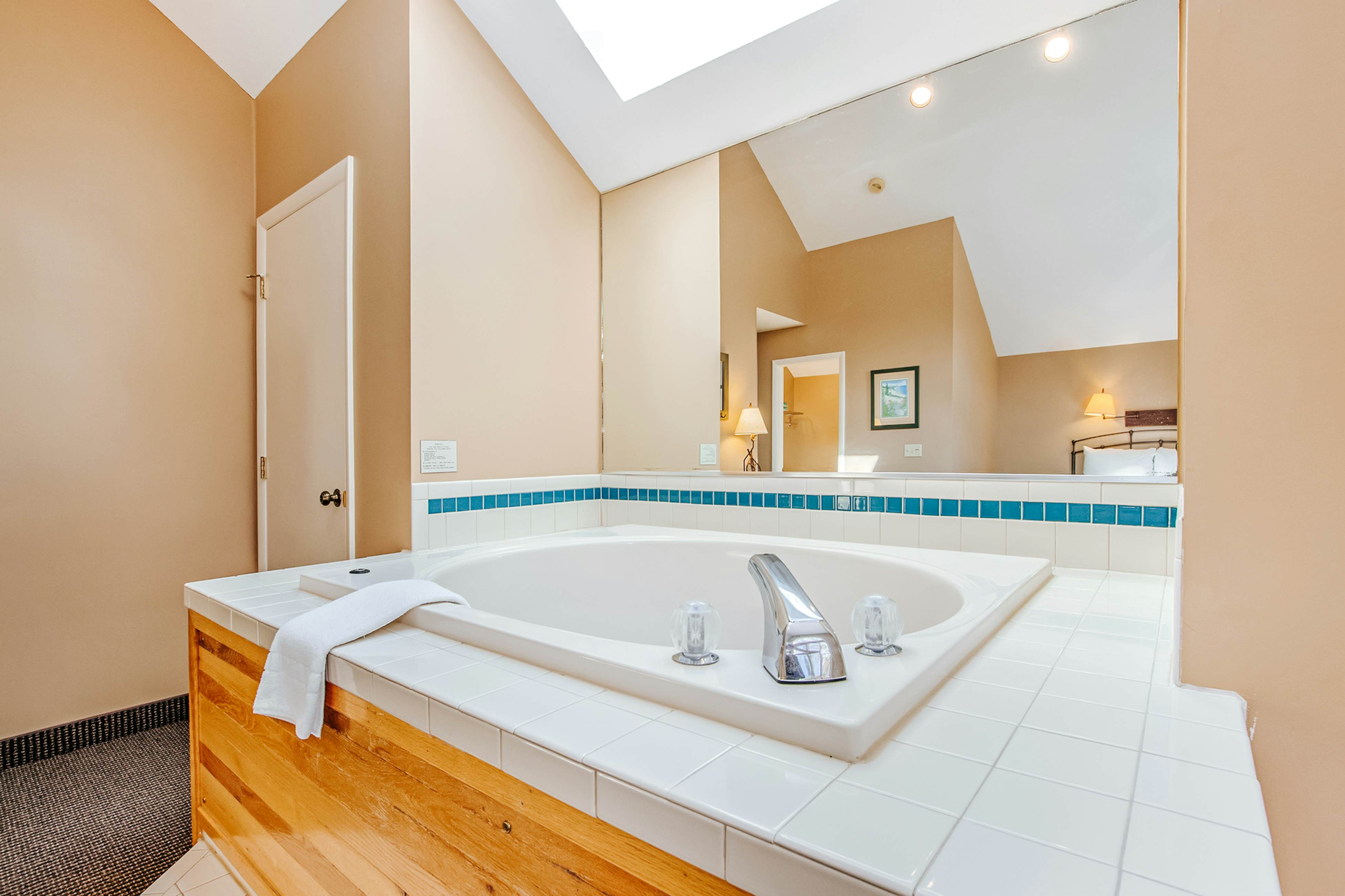 Crystal Mountain Condo -  Wintergreen 535