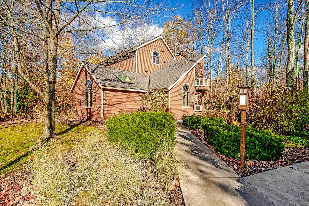 Crystal Mountain Condo Wintergreen 535 3 BD Thompsonville, MI