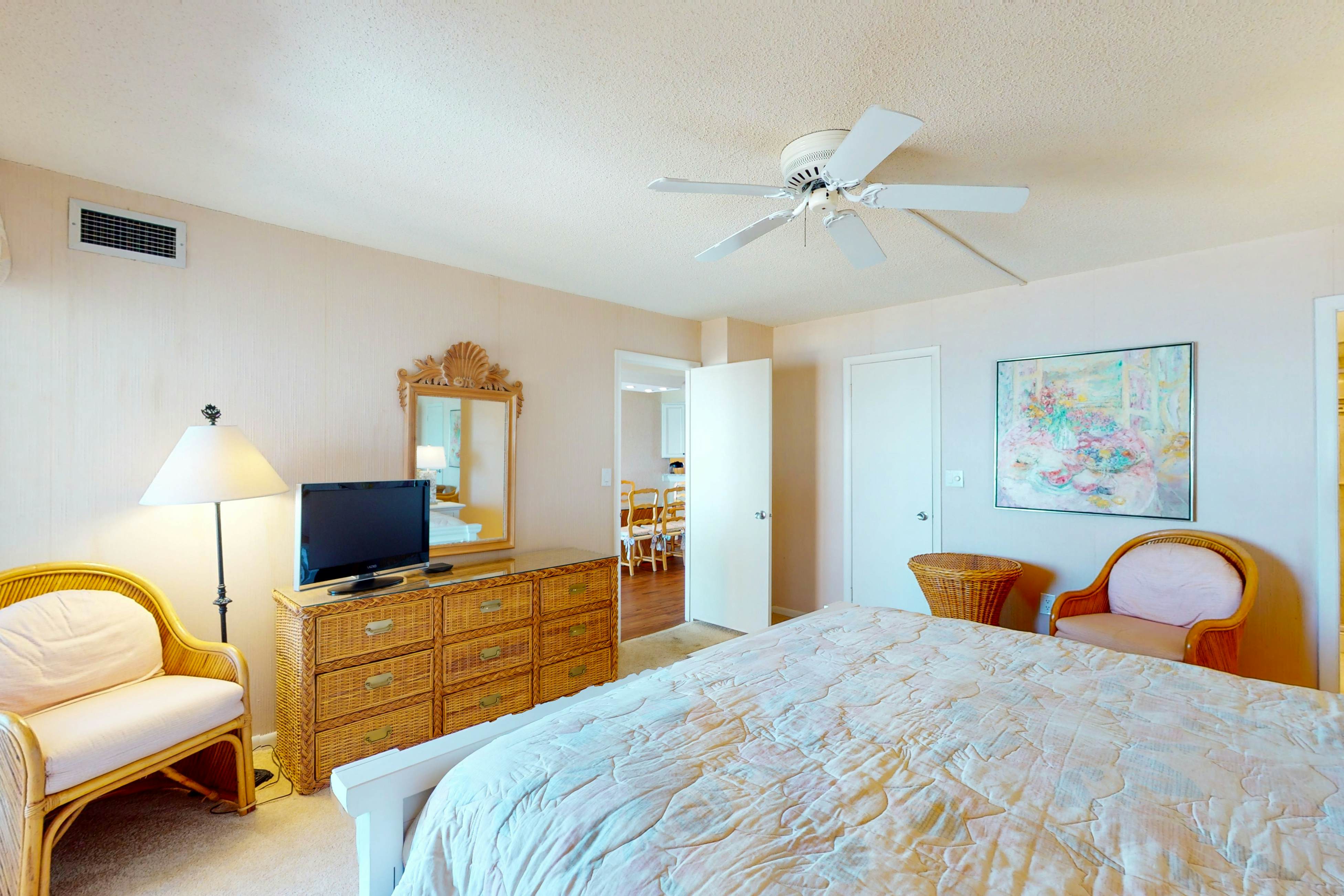 Sea Colony - 1501N Edgewater House Rd