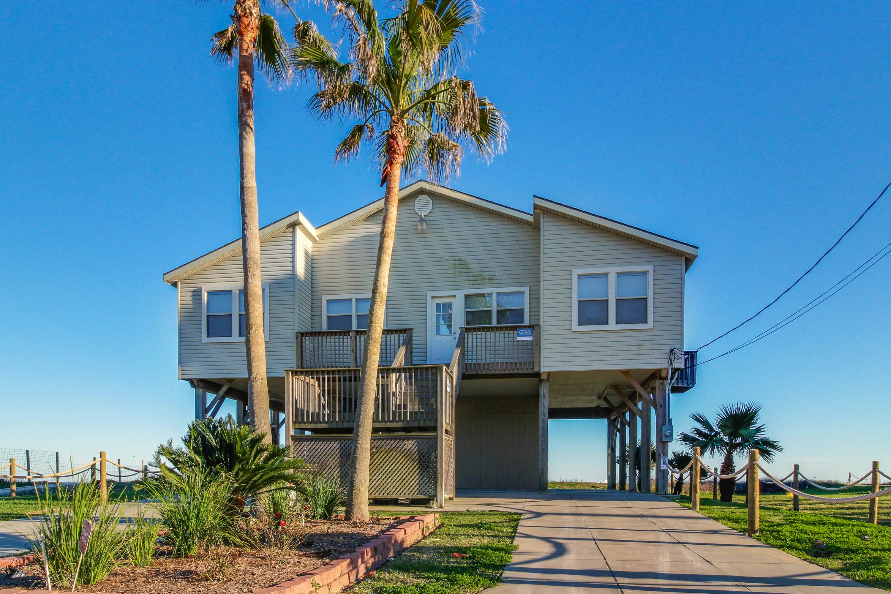 Happy in Margaritaville | 4 BD Galveston, TX Vacation Rental | Vacasa