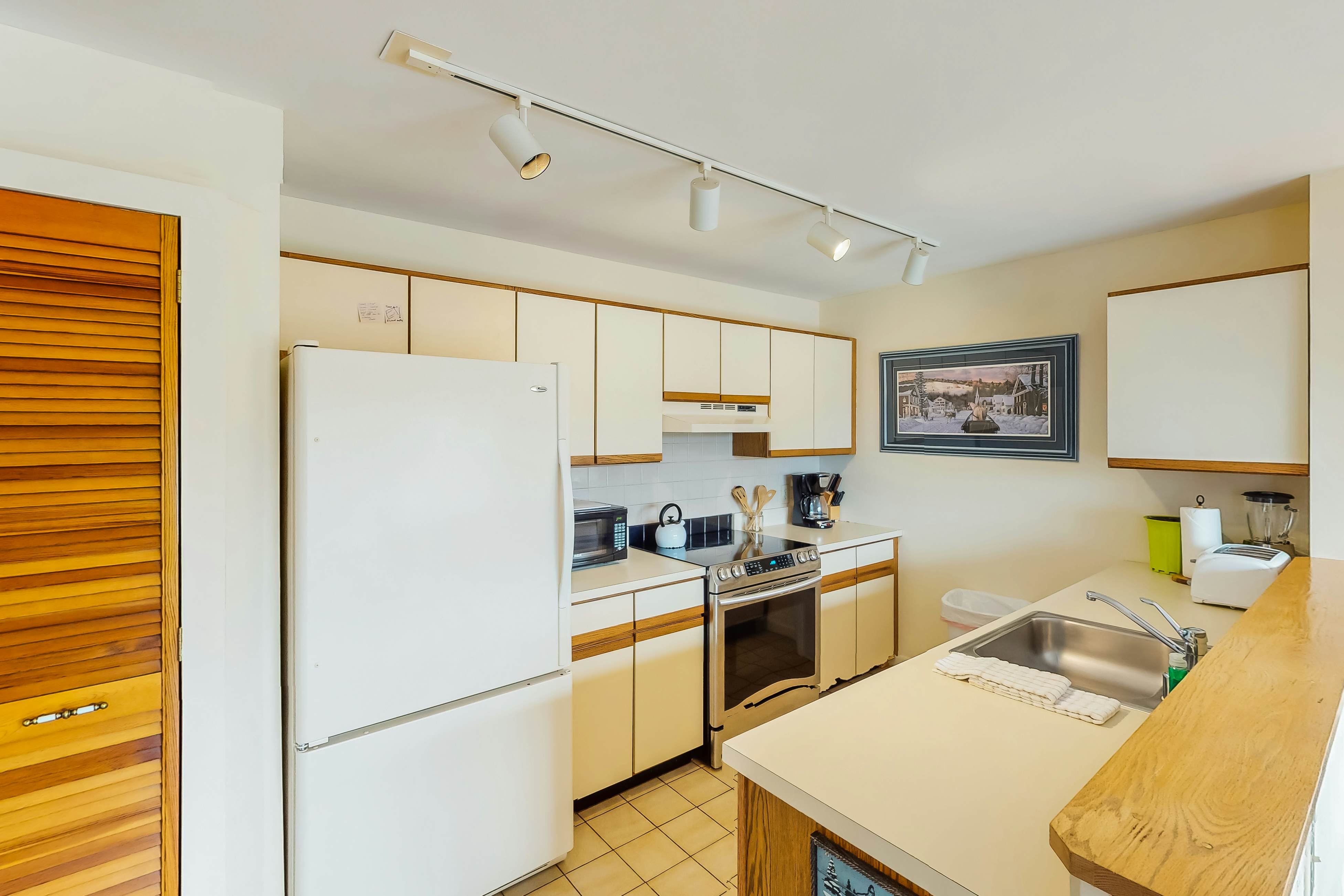 Mountainside Resort H203