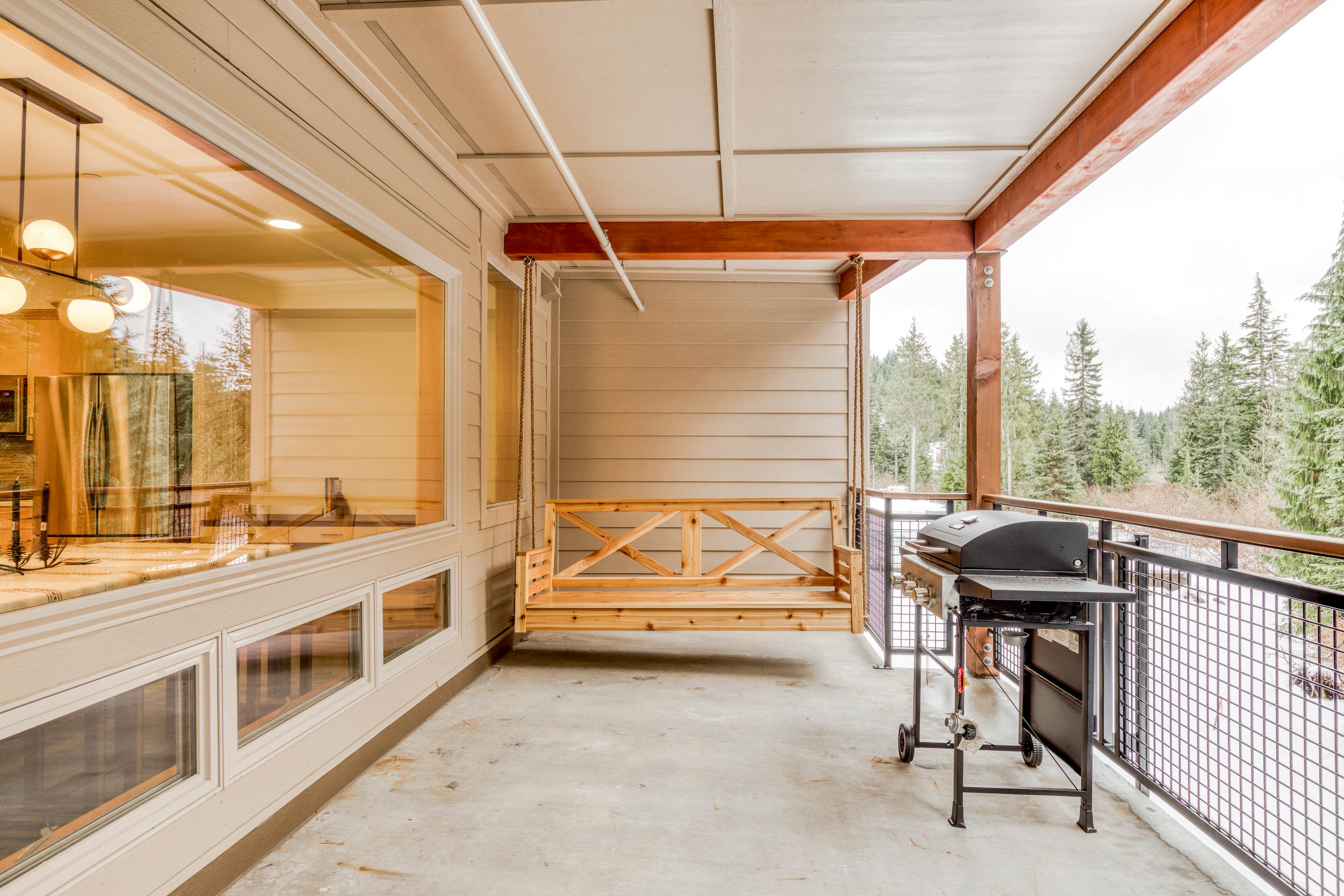 Golden Poles Chalet #110