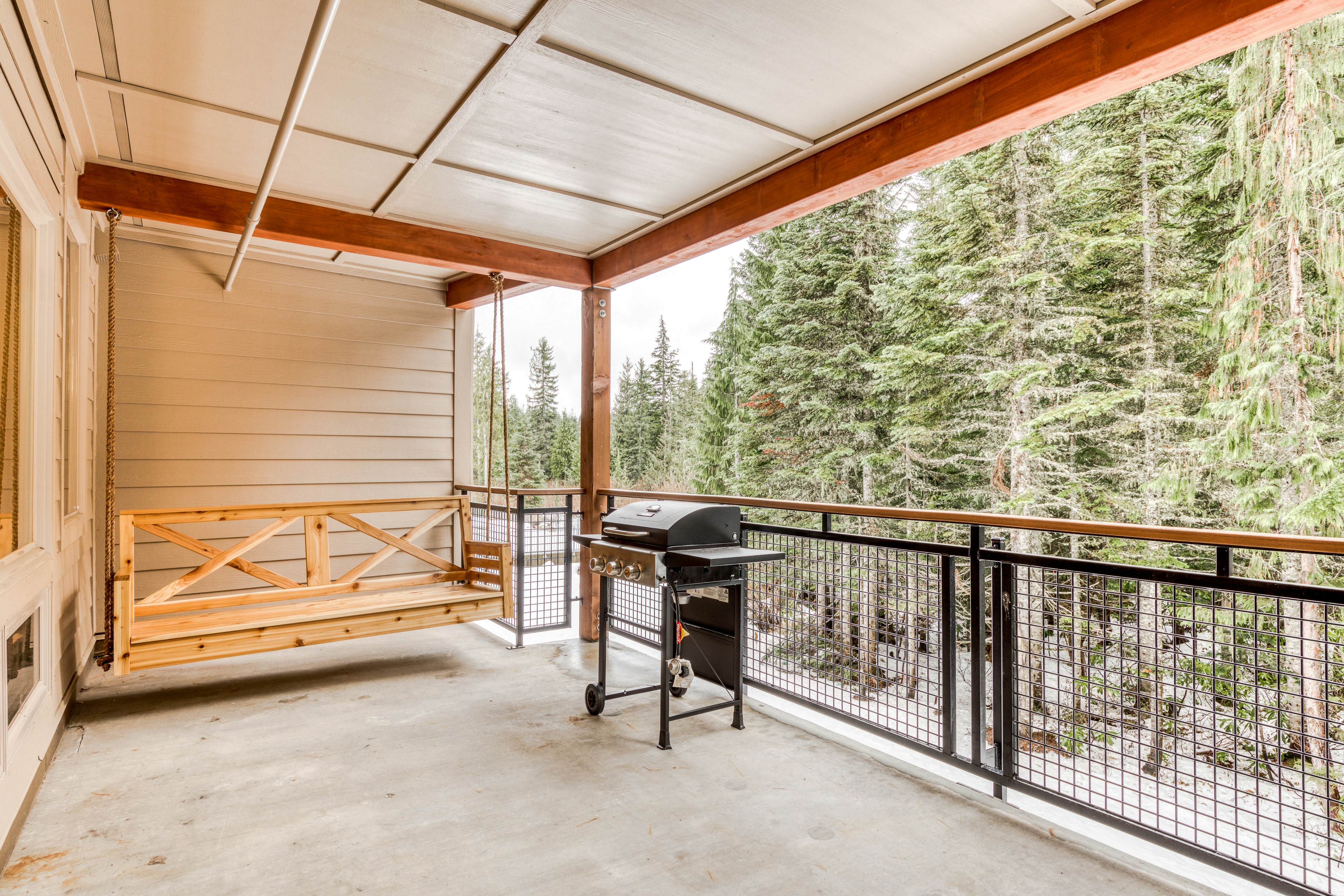 Golden Poles Chalet #110