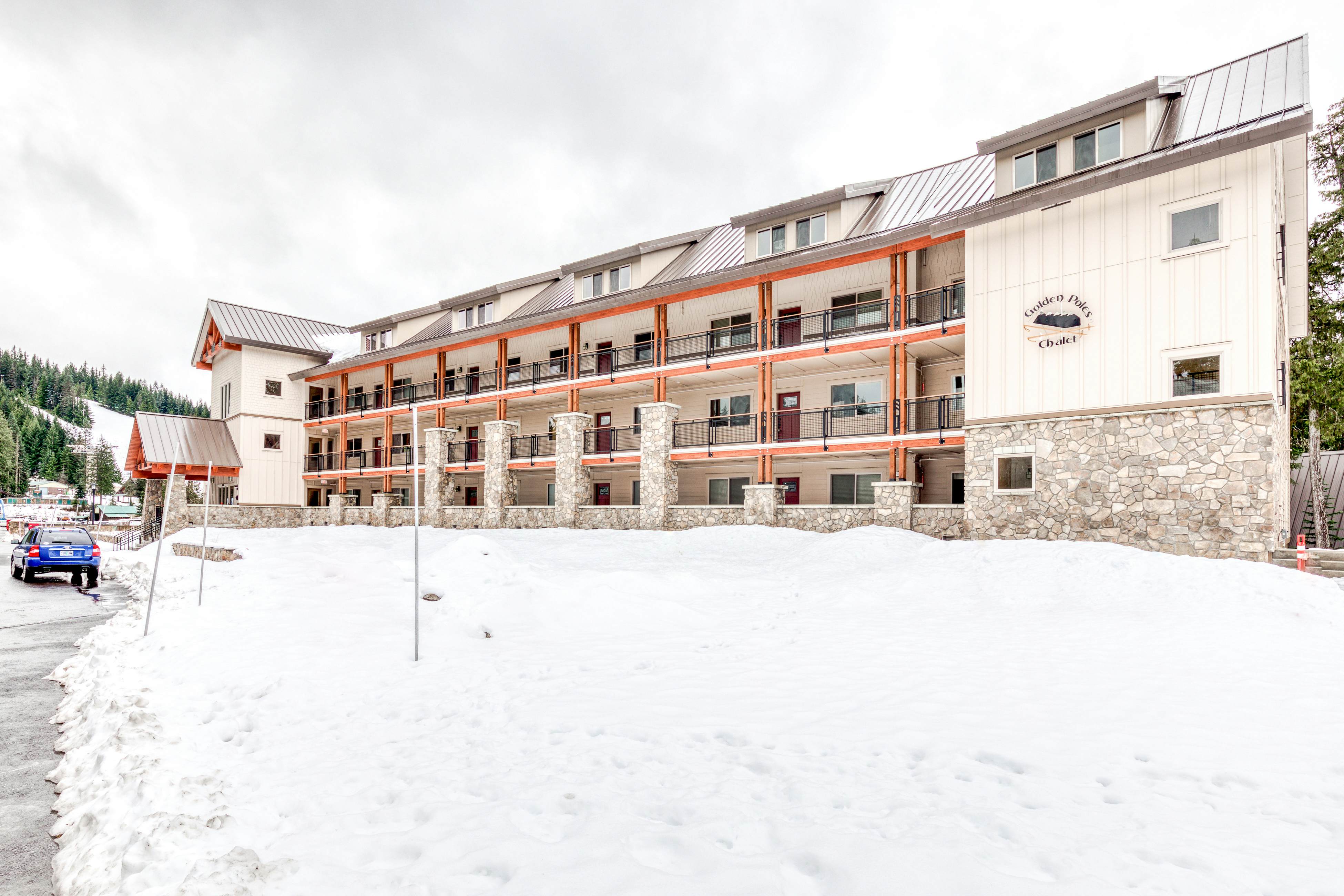 Golden Poles Chalet #110