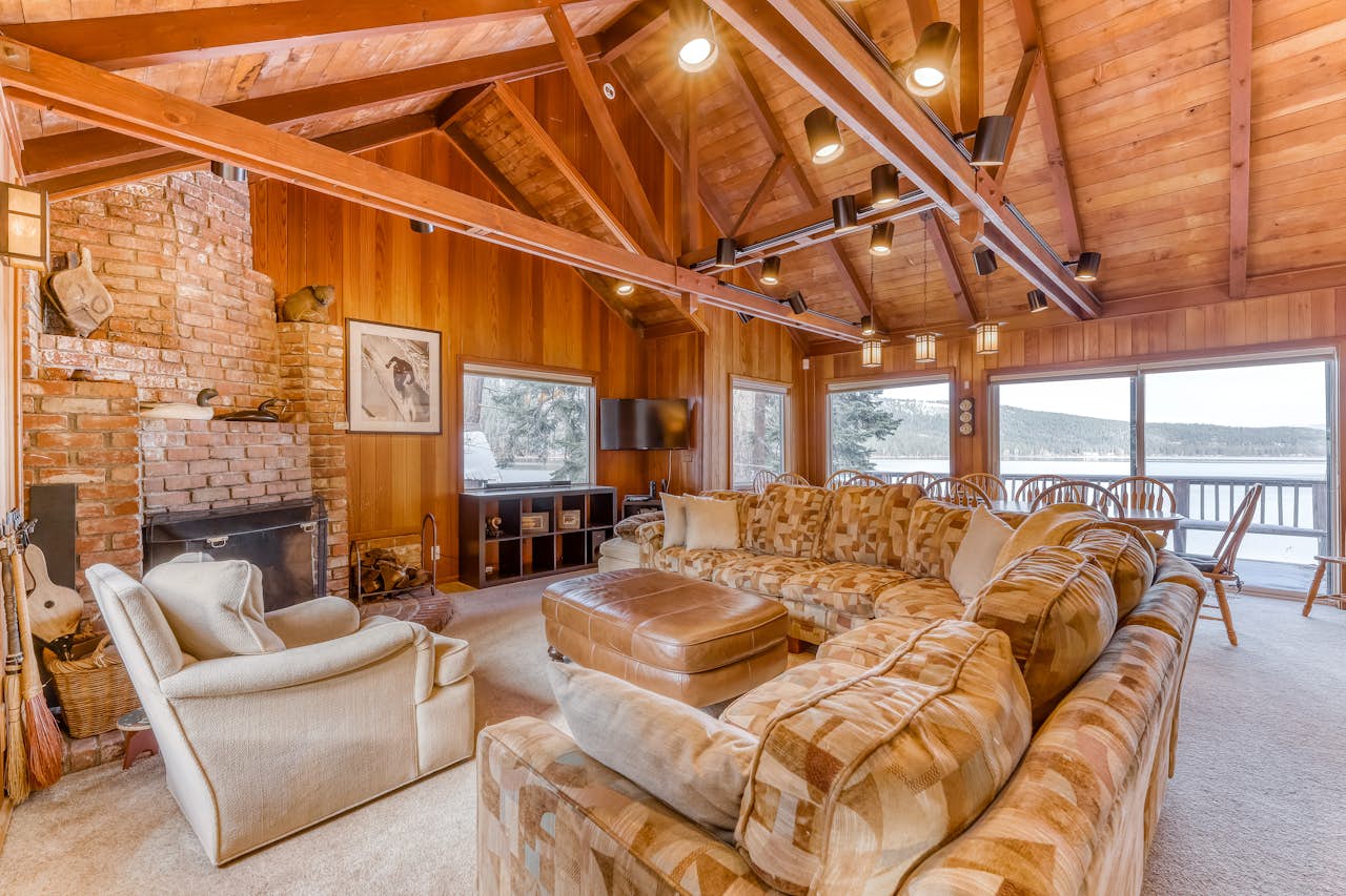 Beaver Cove Lodge 5 BD Truckee, CA Vacation Rental Vacasa