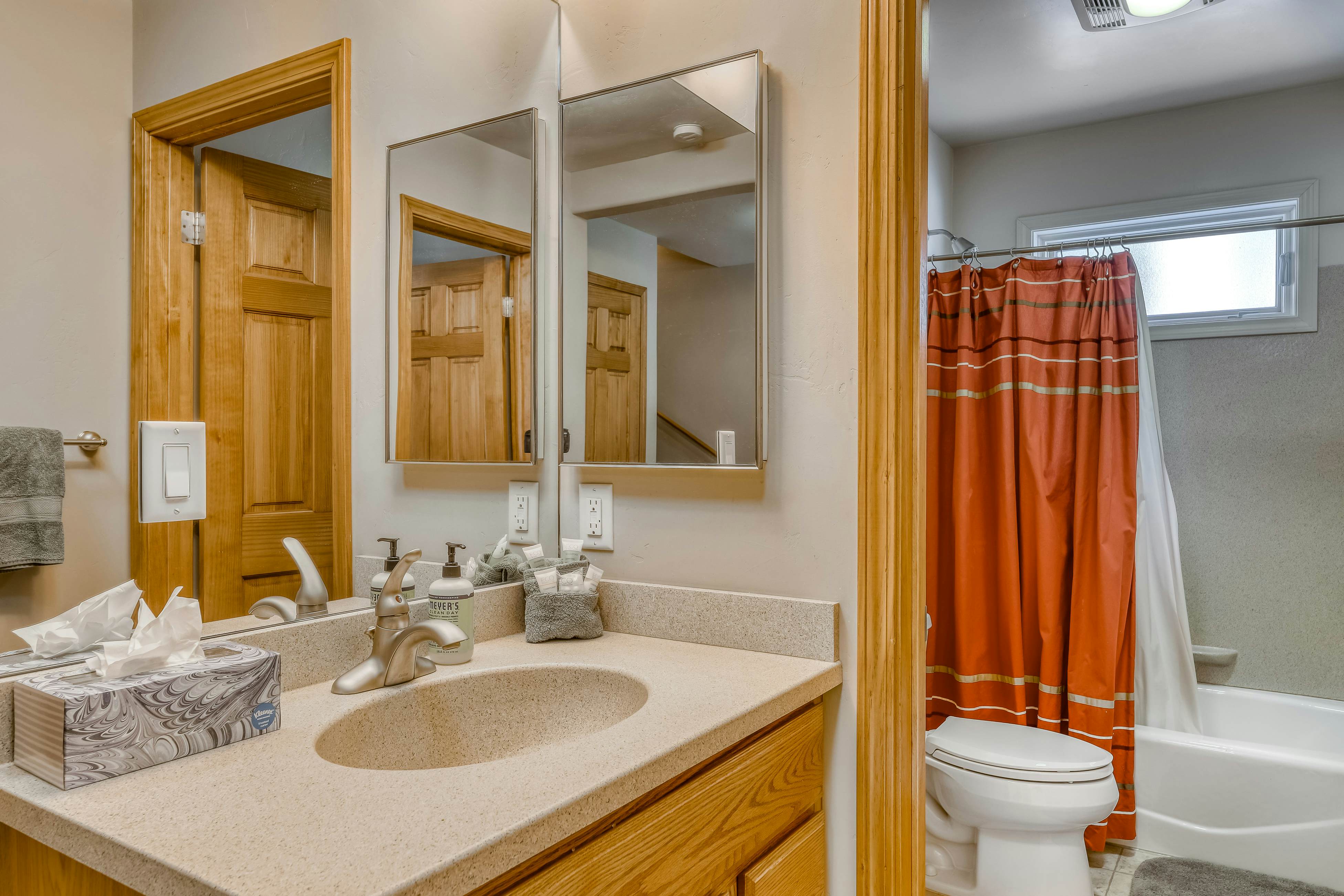 Four Seasons Lakeside