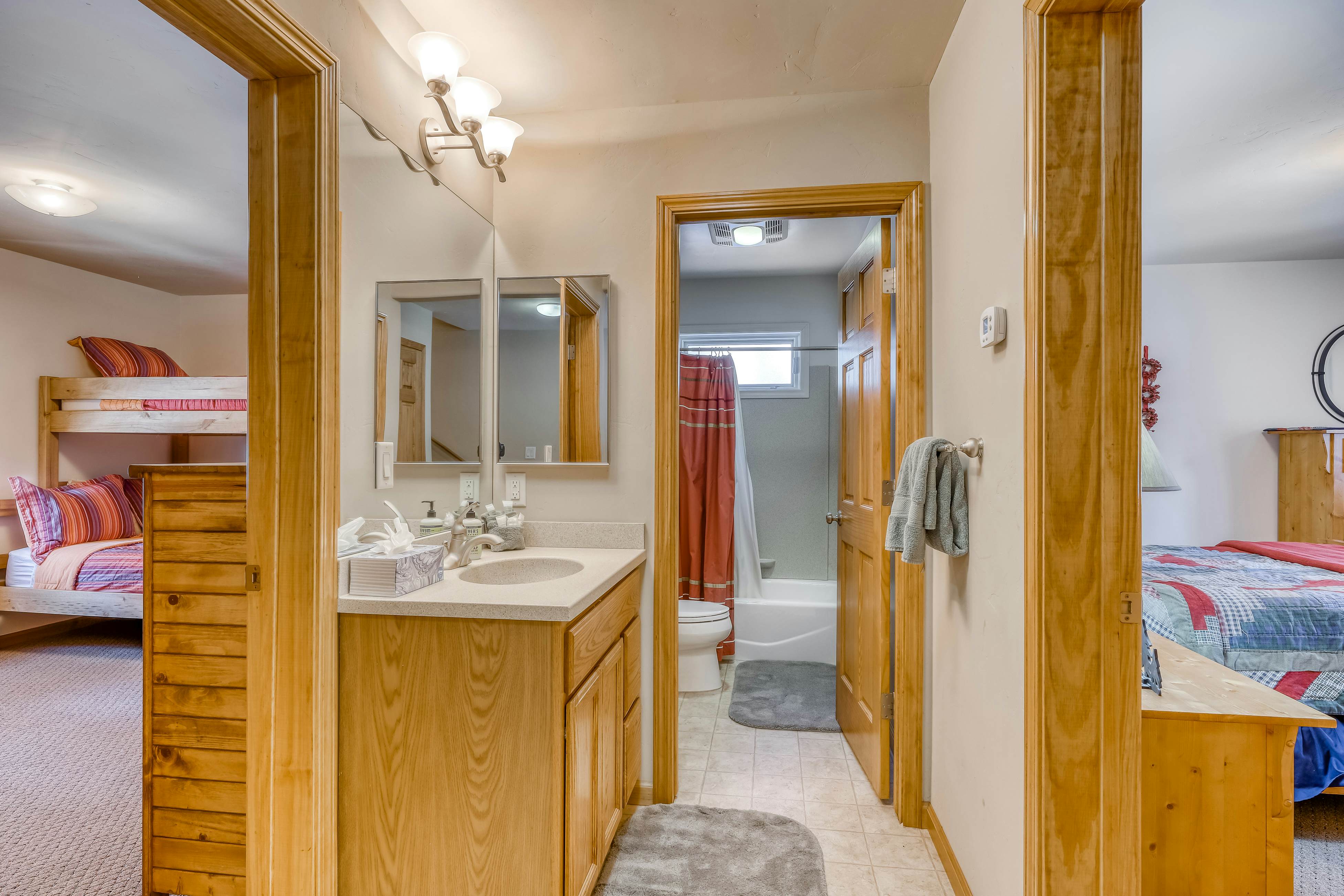 Four Seasons Lakeside