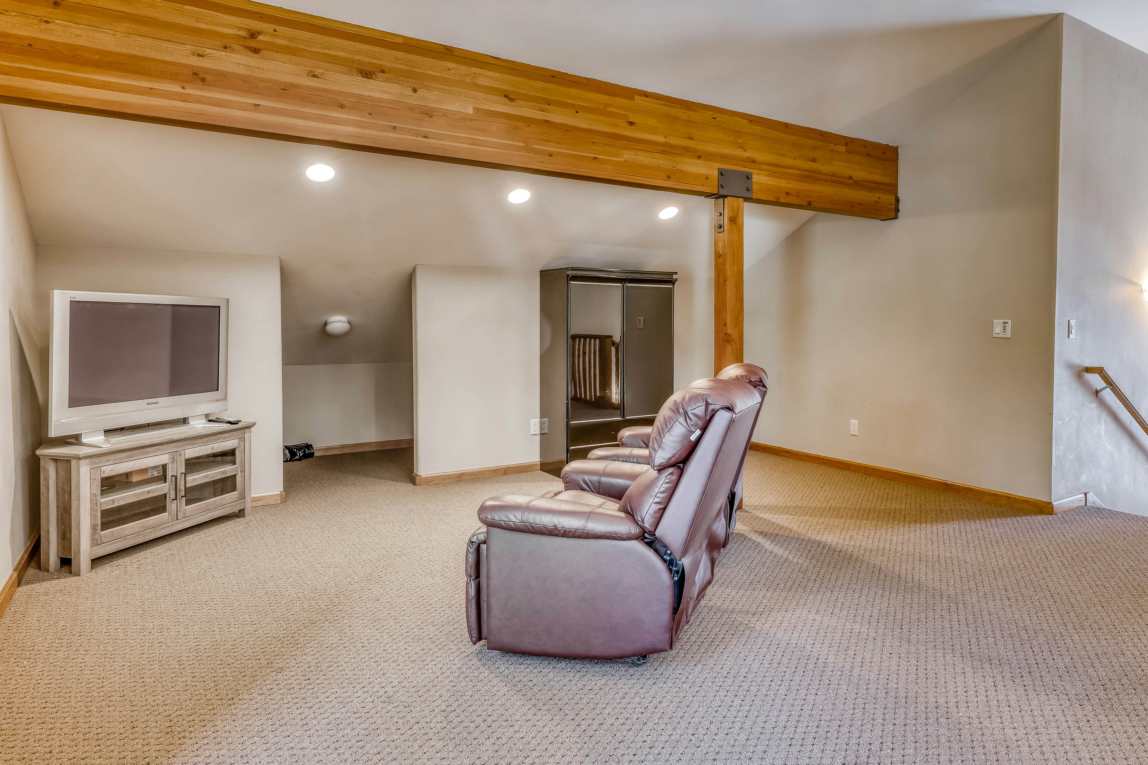 Four Seasons Lakeside