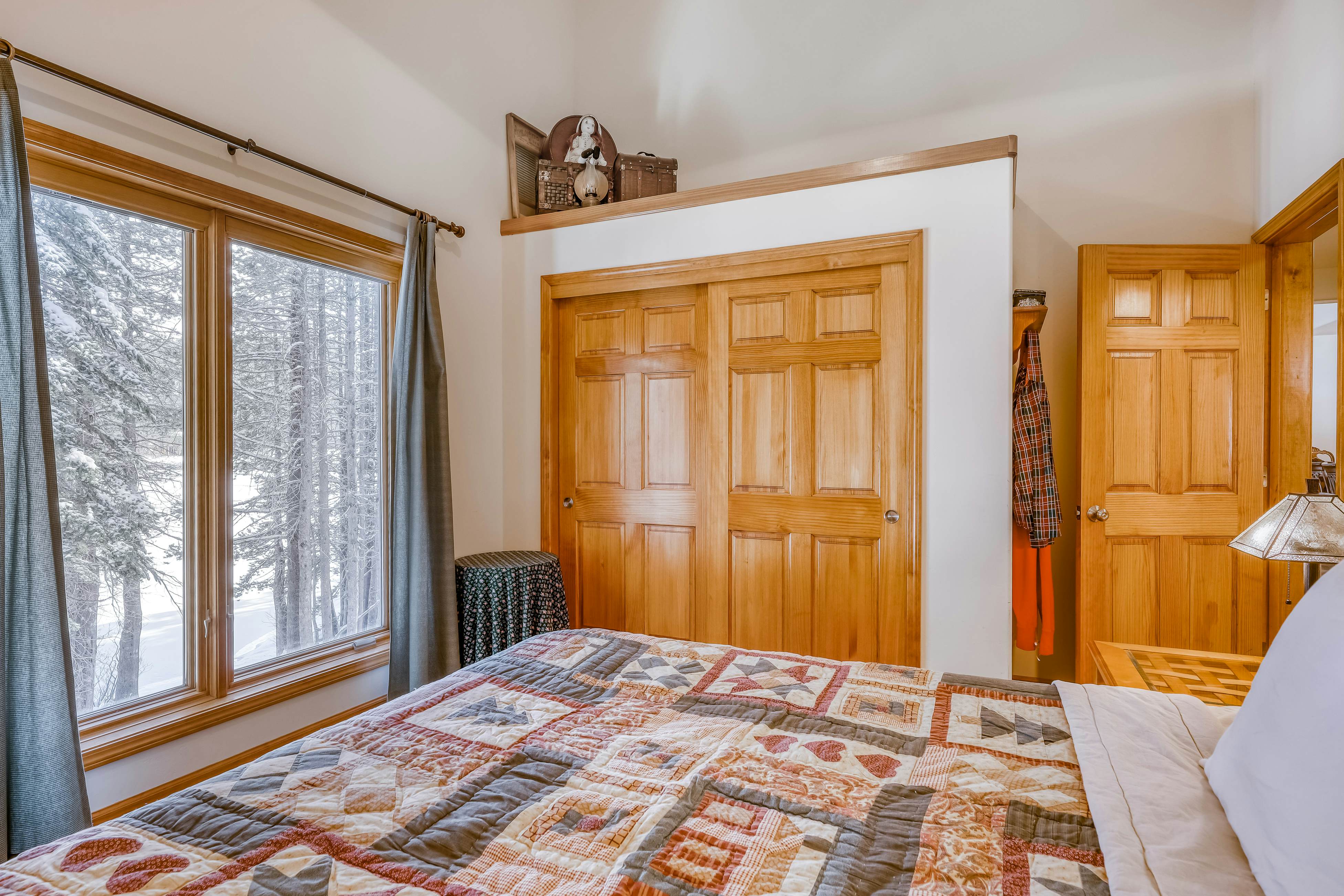 Four Seasons Lakeside