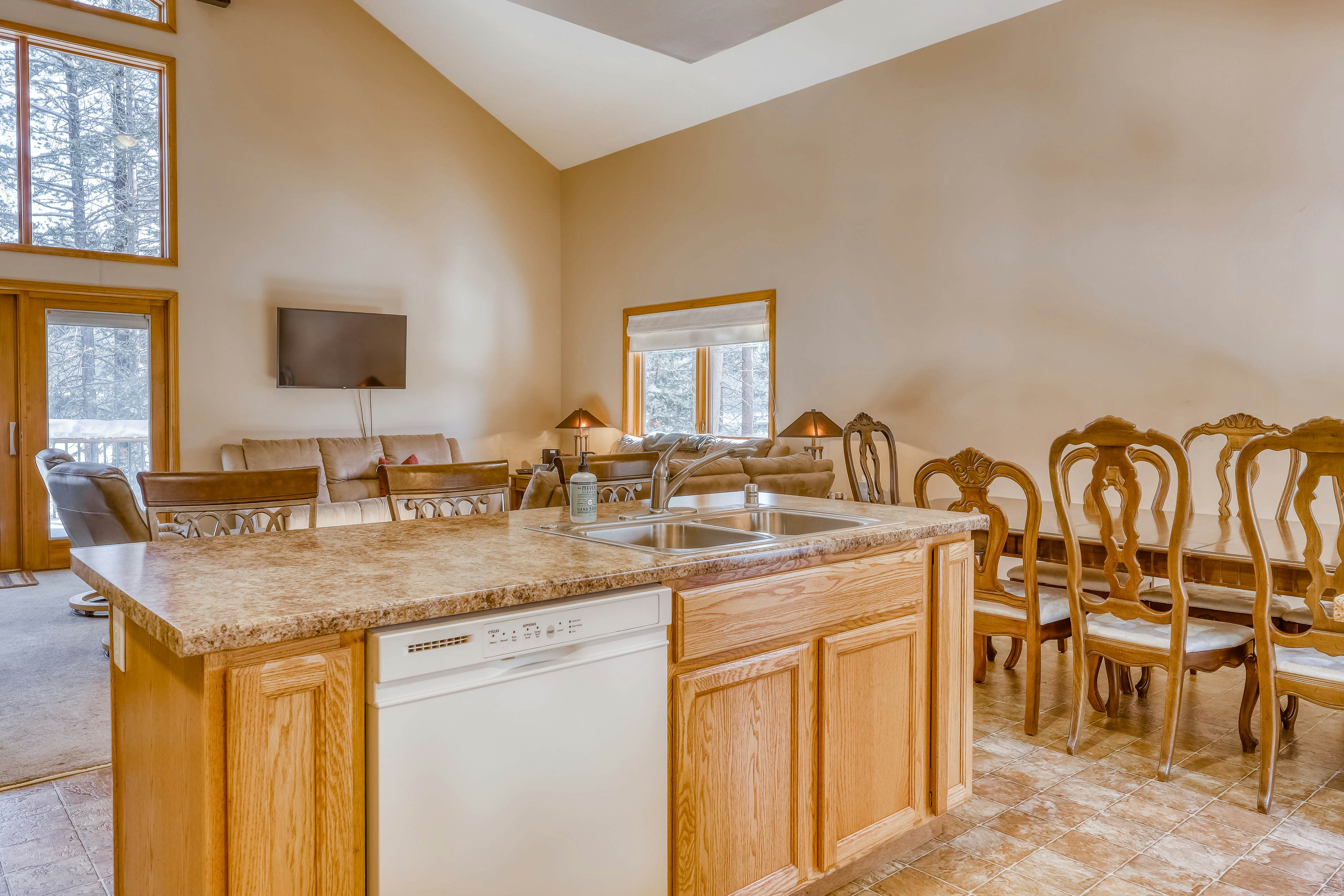 Four Seasons Lakeside