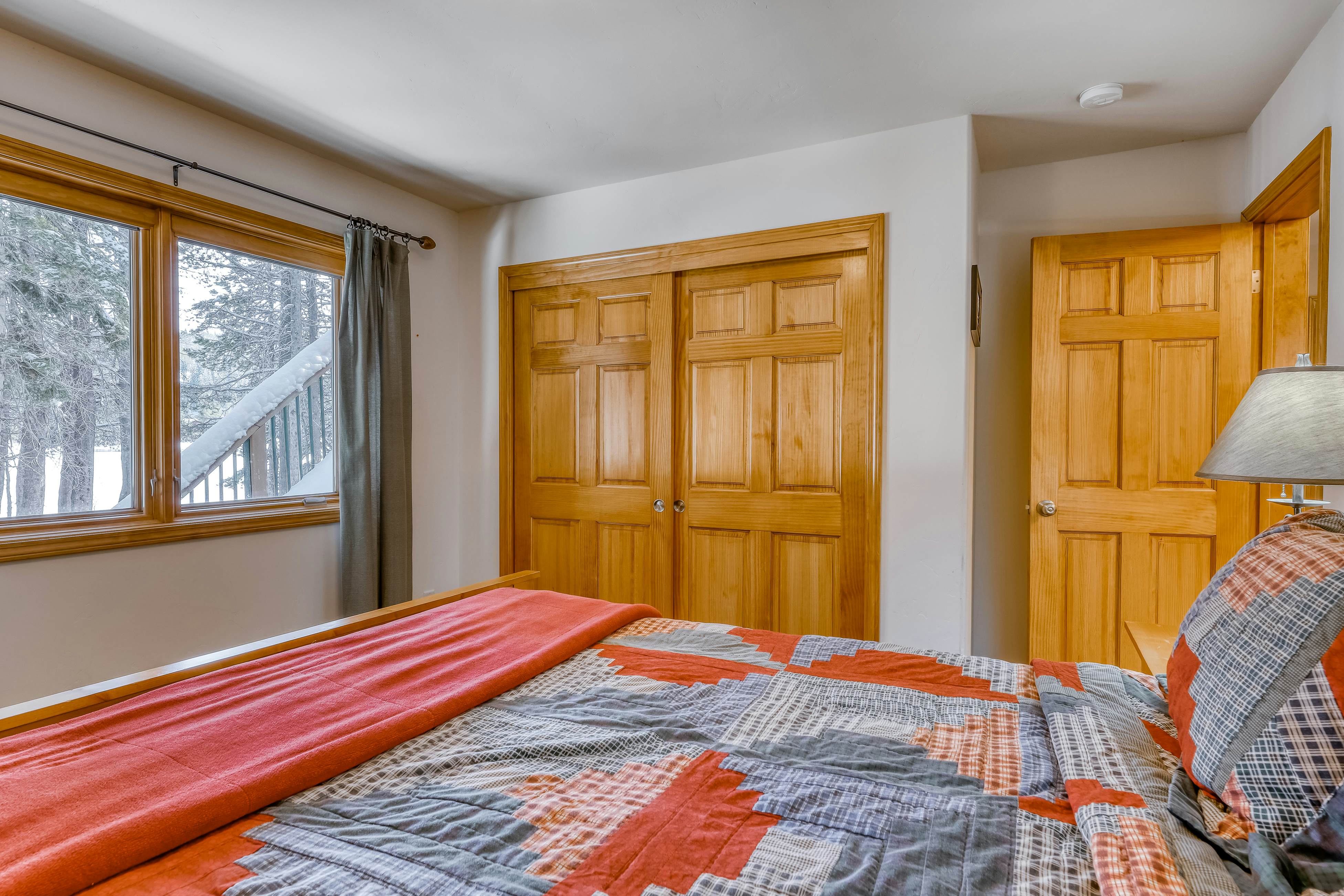 Four Seasons Lakeside