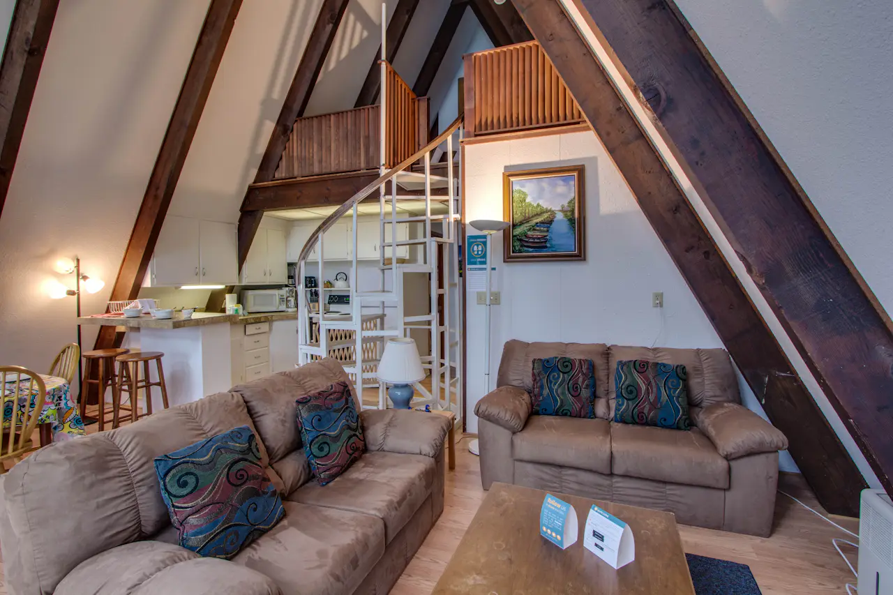 Lake Haven 2 BD Vacation Rental in Florence, OR Vacasa