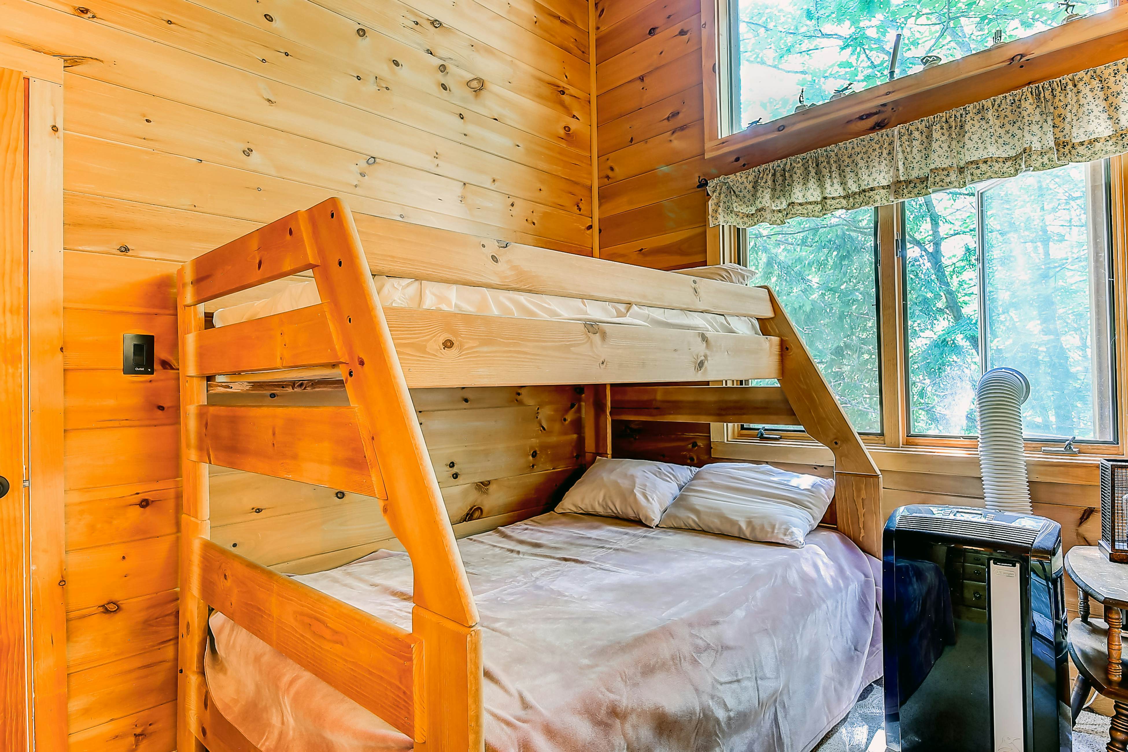 Eidelweiss Village Hideout 3 BD Madison, NH Vacation Rental Vacasa