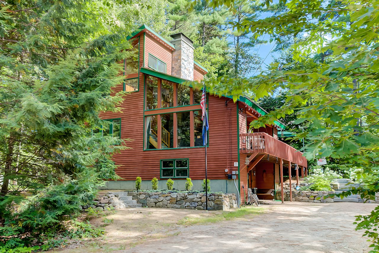 Eidelweiss Village Hideout 3 BD Vacation Rental in Madison, NH Vacasa