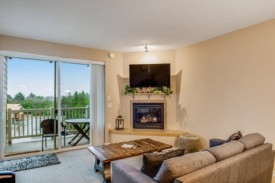 Pacific Perch at Oyhut Bay | 3 BD Ocean Shores, WA Vacation Rental | Vacasa