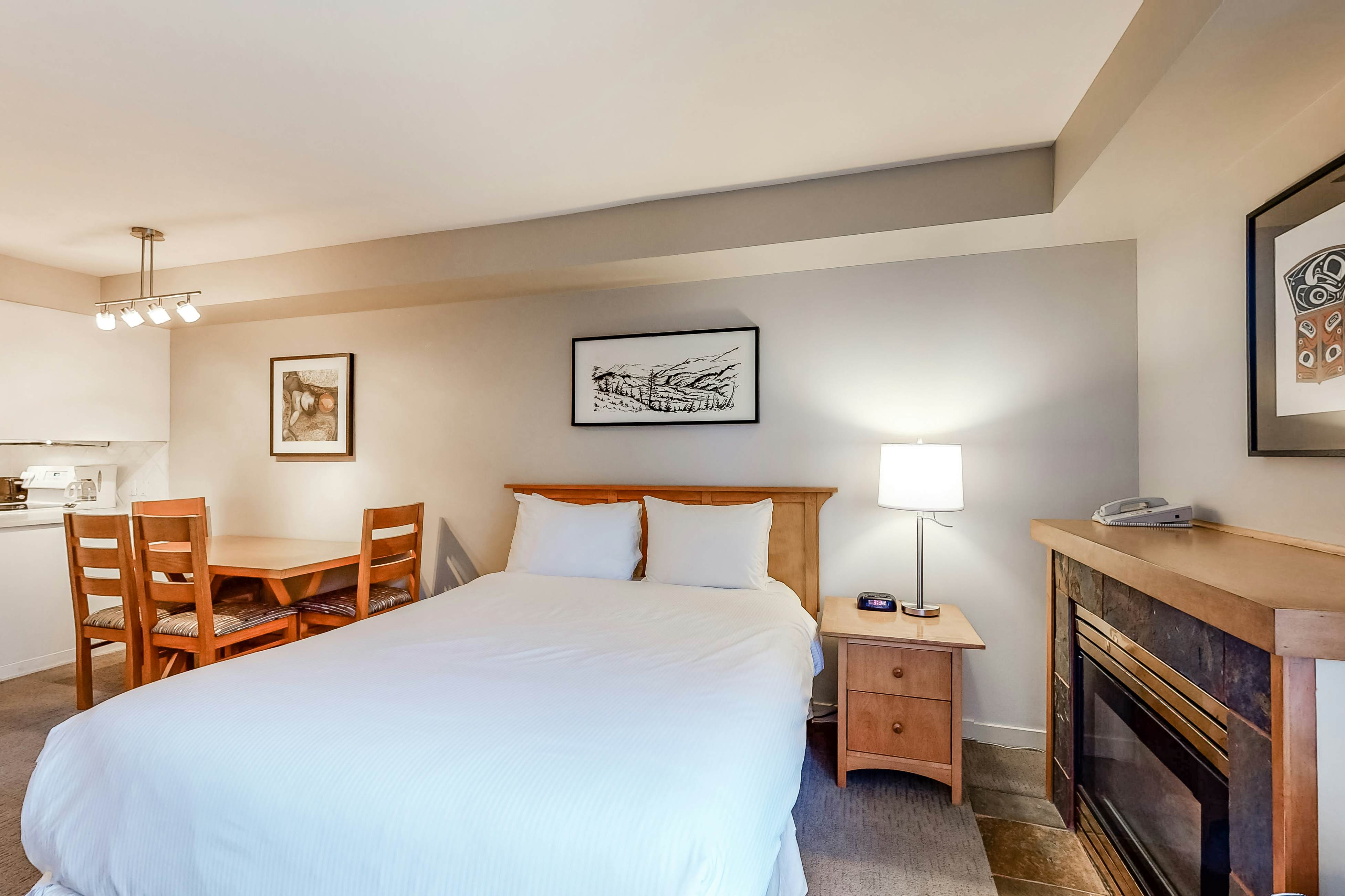 Whistler Peak Lodge 204