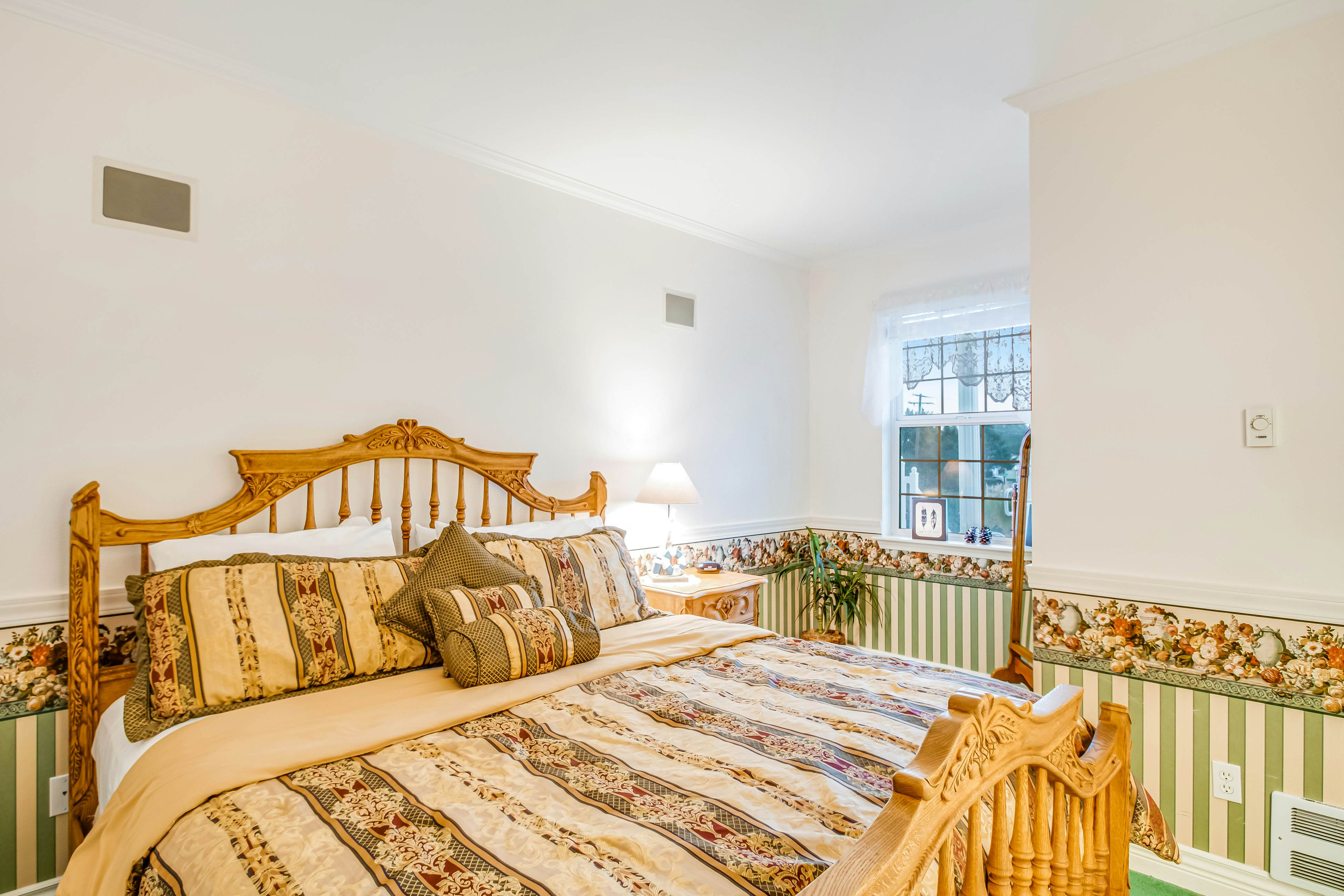 The Chattanooga at Judith Ann Inn