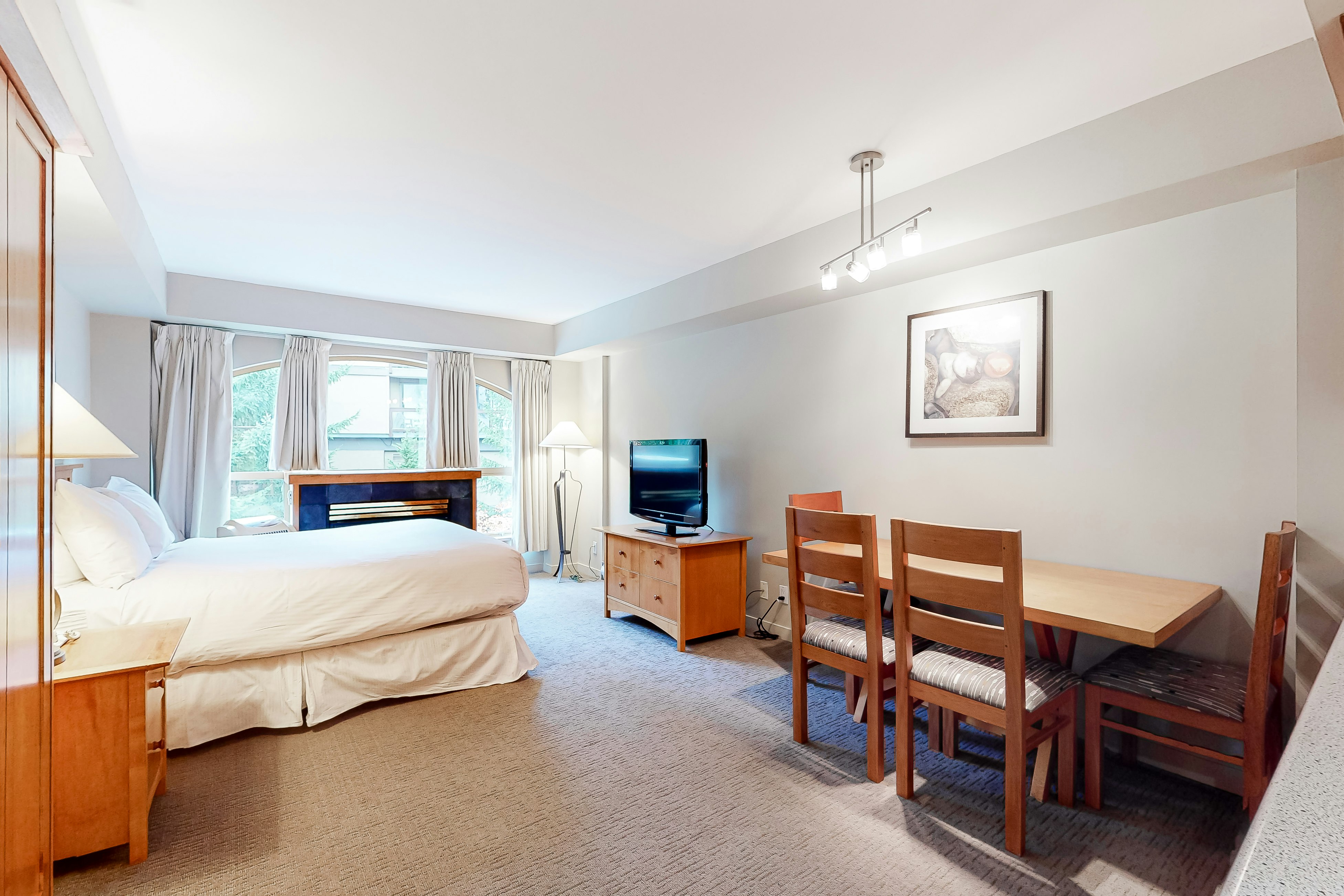 Whistler Peak Lodge 3303