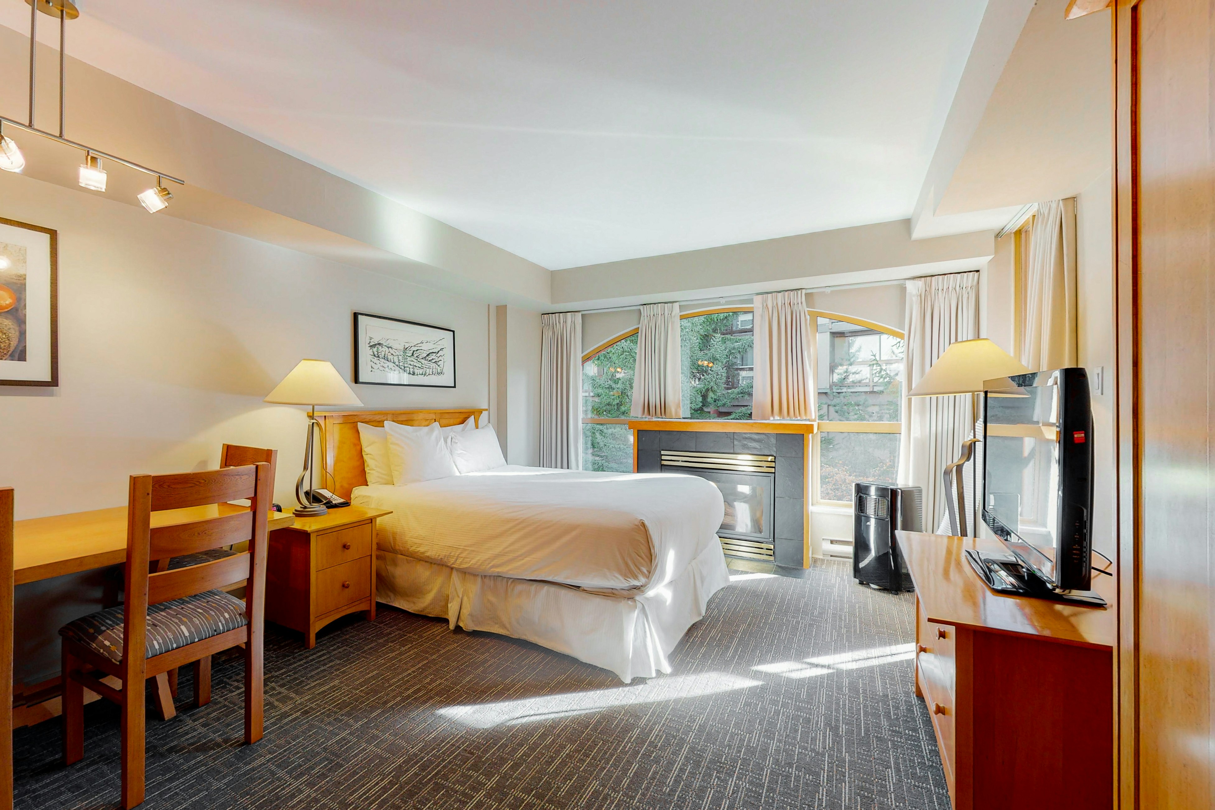 Whistler Peak Lodge 3302