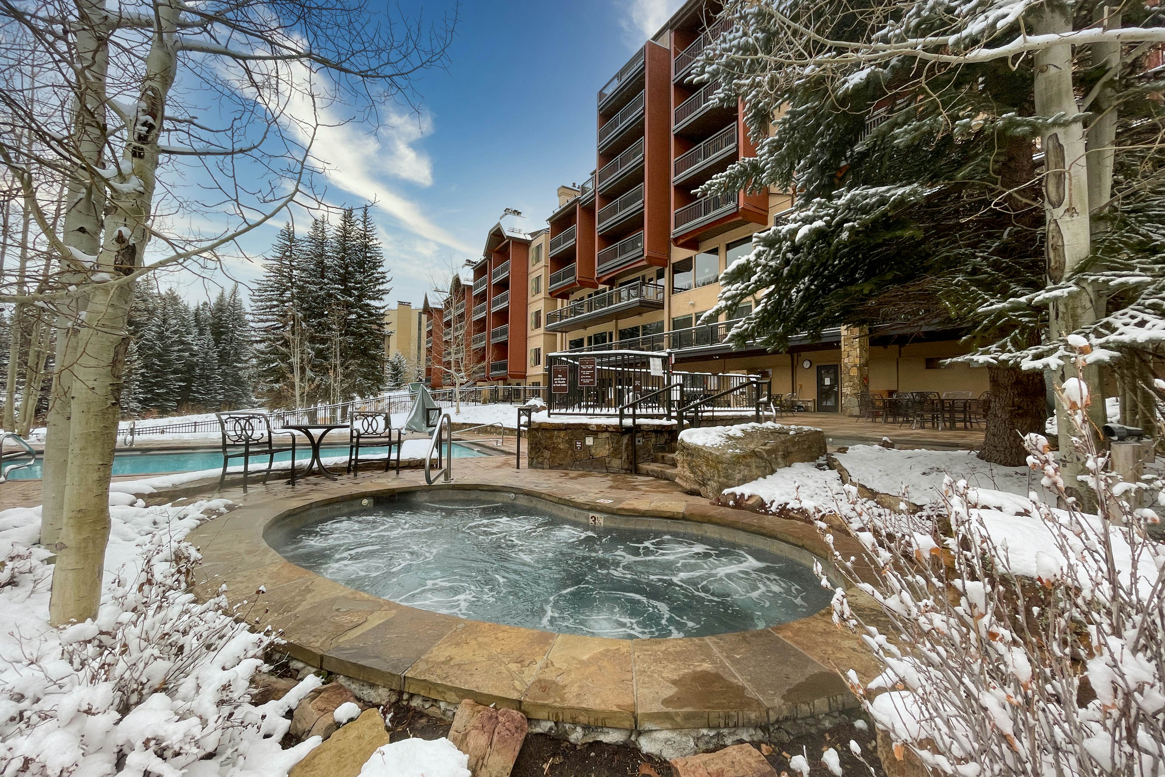 Lion Square Lodge North 386