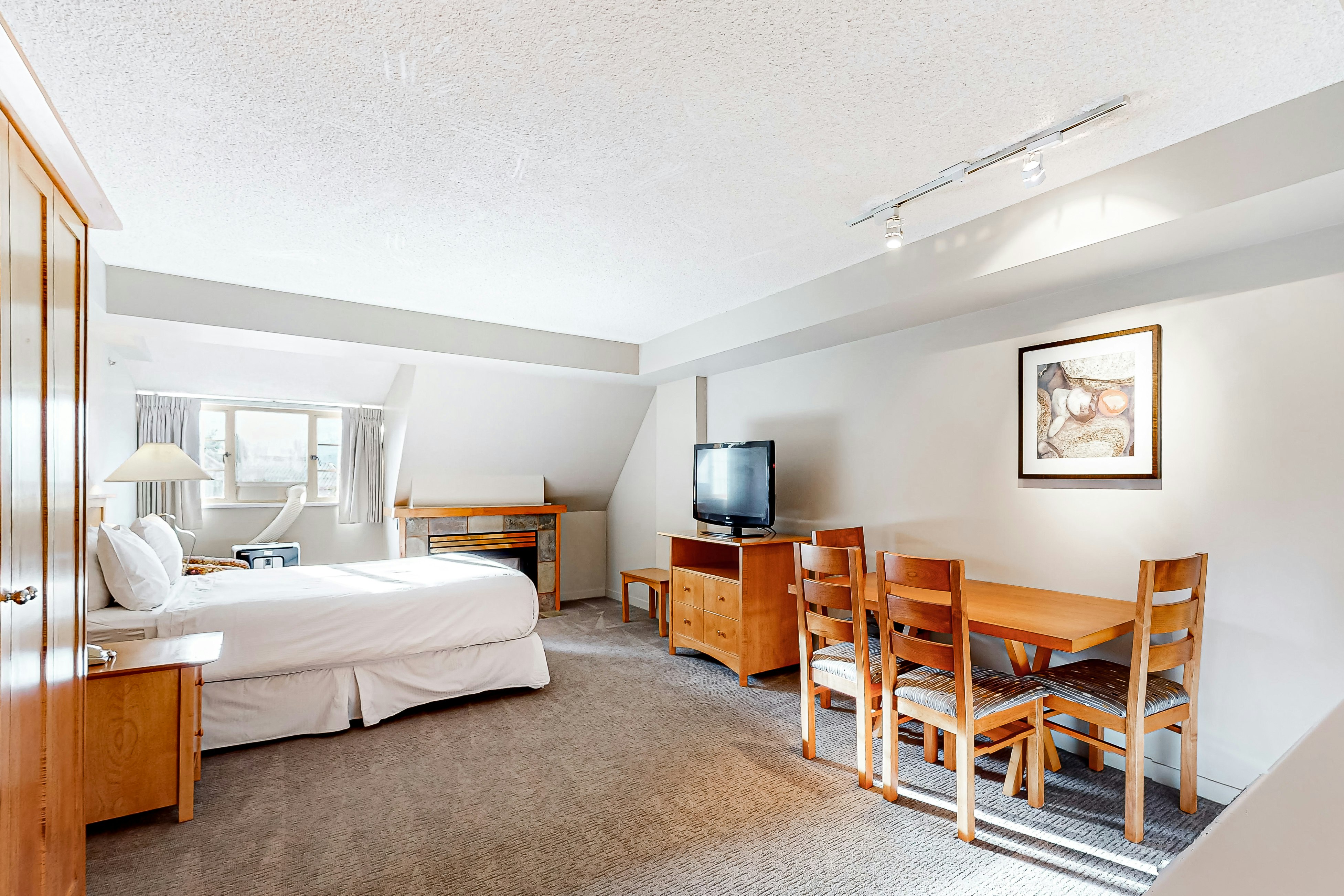 Whistler Peak Lodge 511