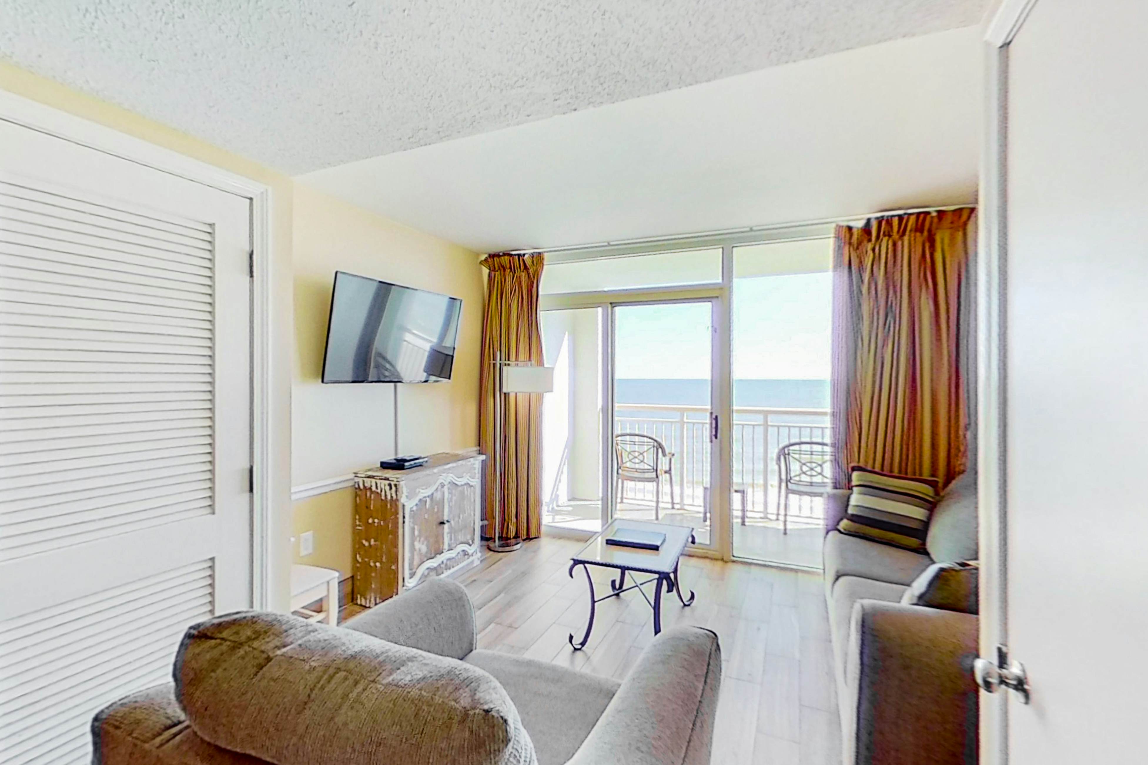 Camelot by the Sea Vacation Rentals, Oceanfront Hotel Vacasa