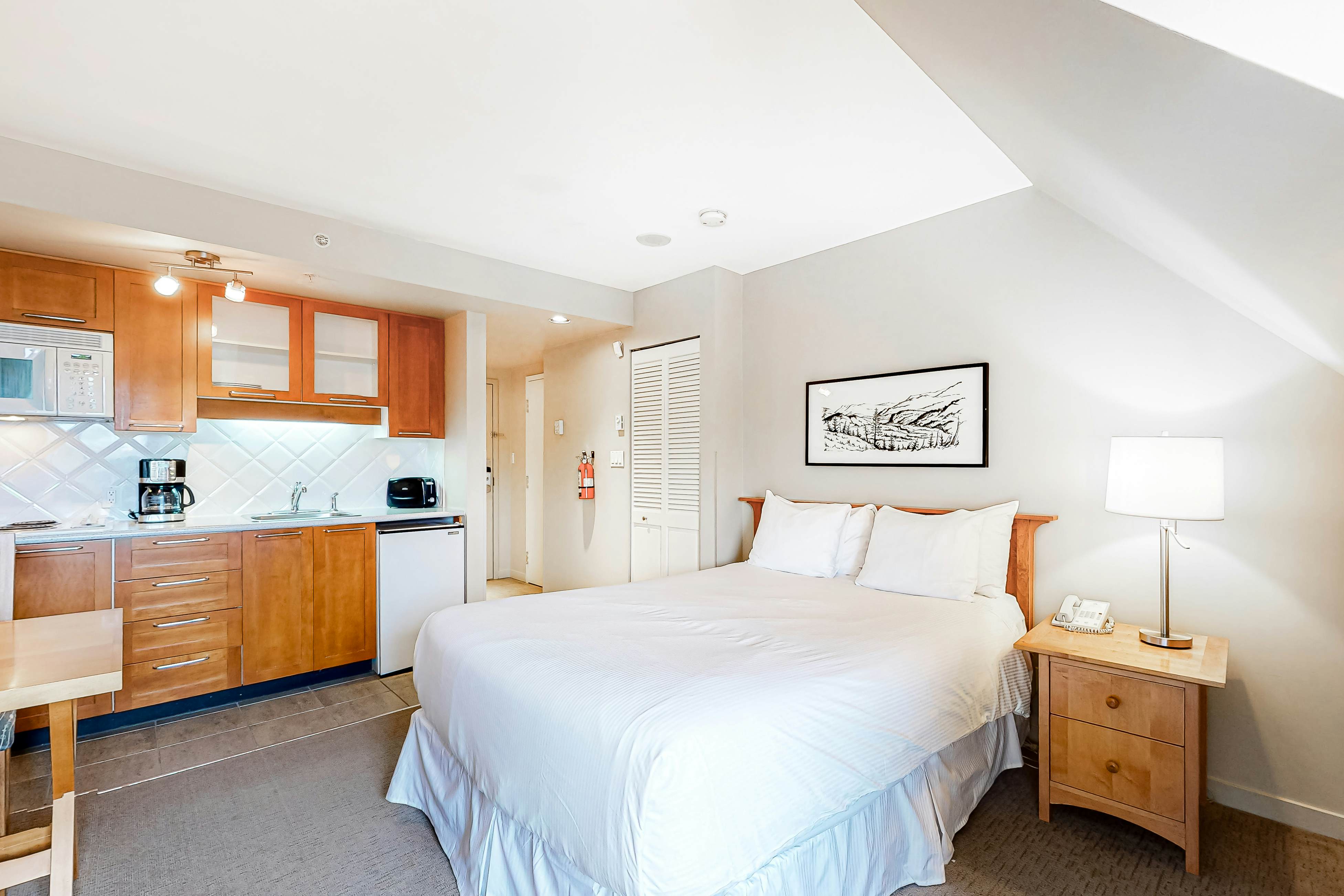 Whistler Peak Lodge 606