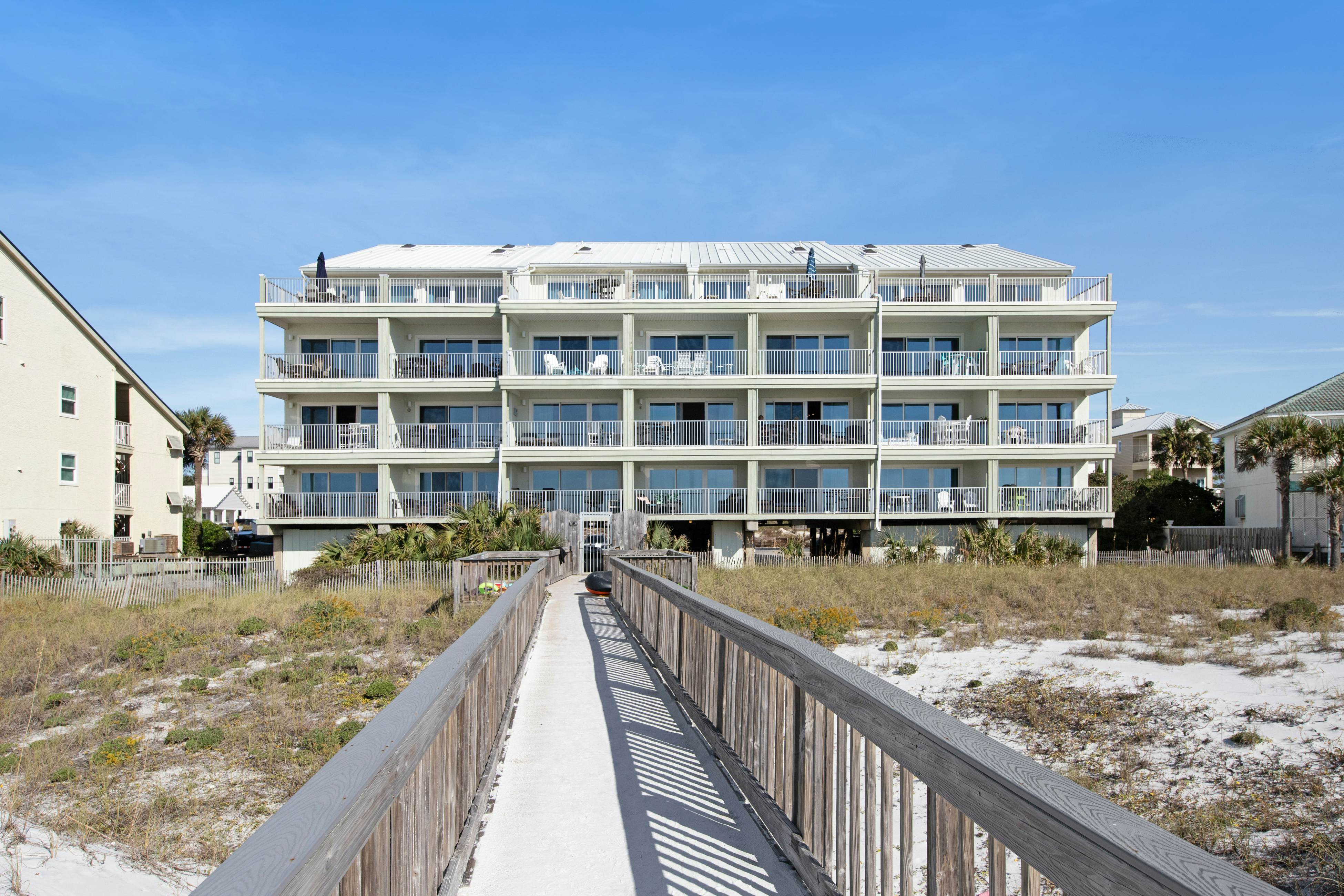 Commodore's Retreat 305