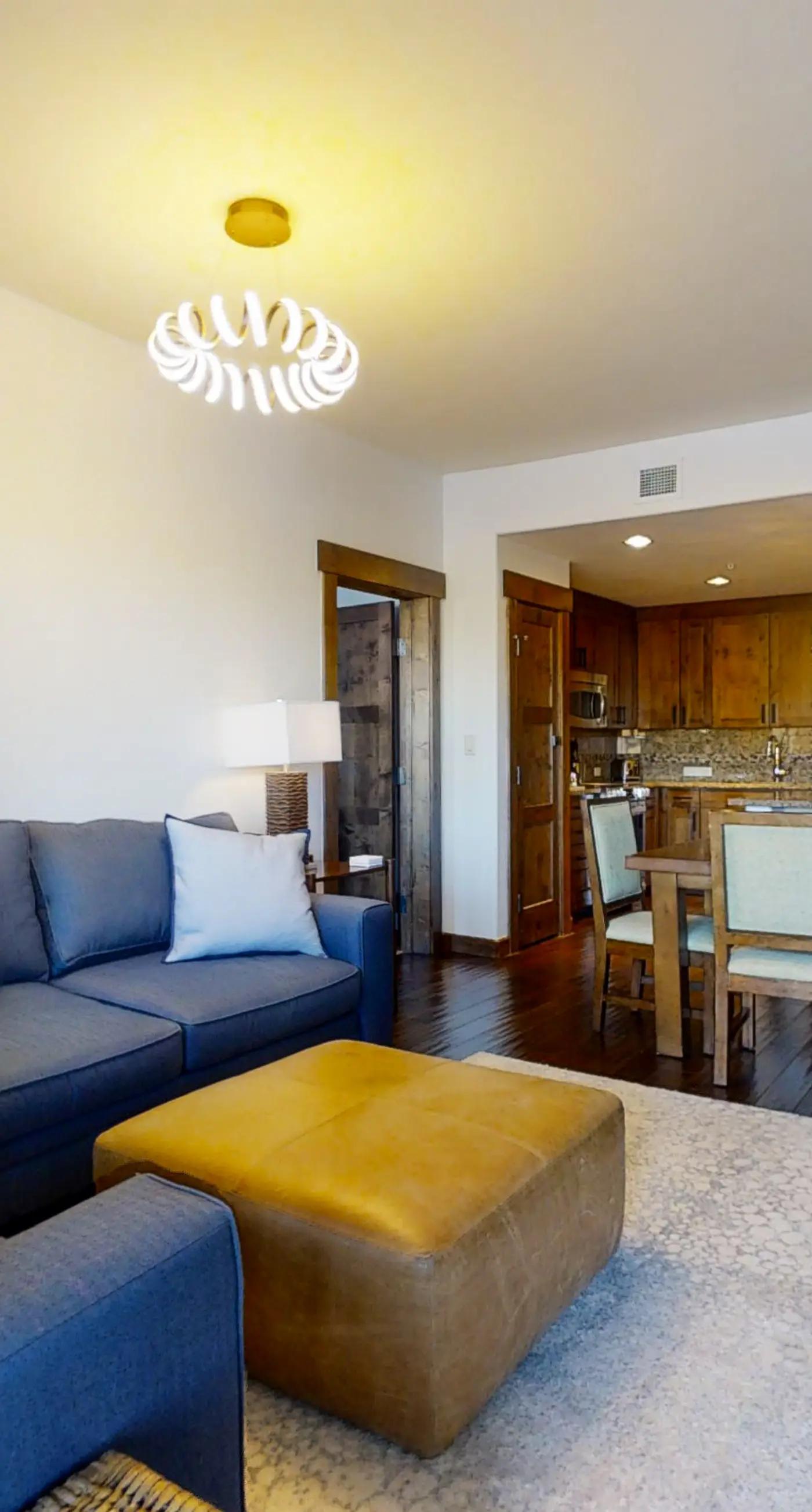 Trailhead Lodge 2122