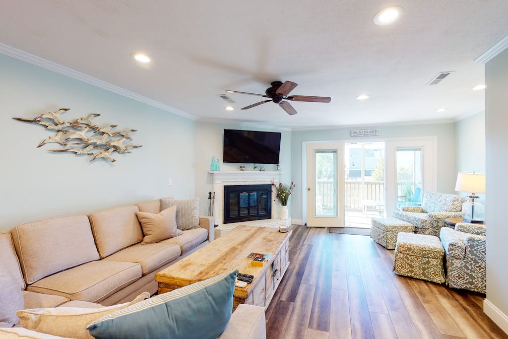 30-Day Marshfront Rental Condo w/Amazing Views, 2 Porches, Laundry & Shared Pool — Johns Island, SC — vacation rental