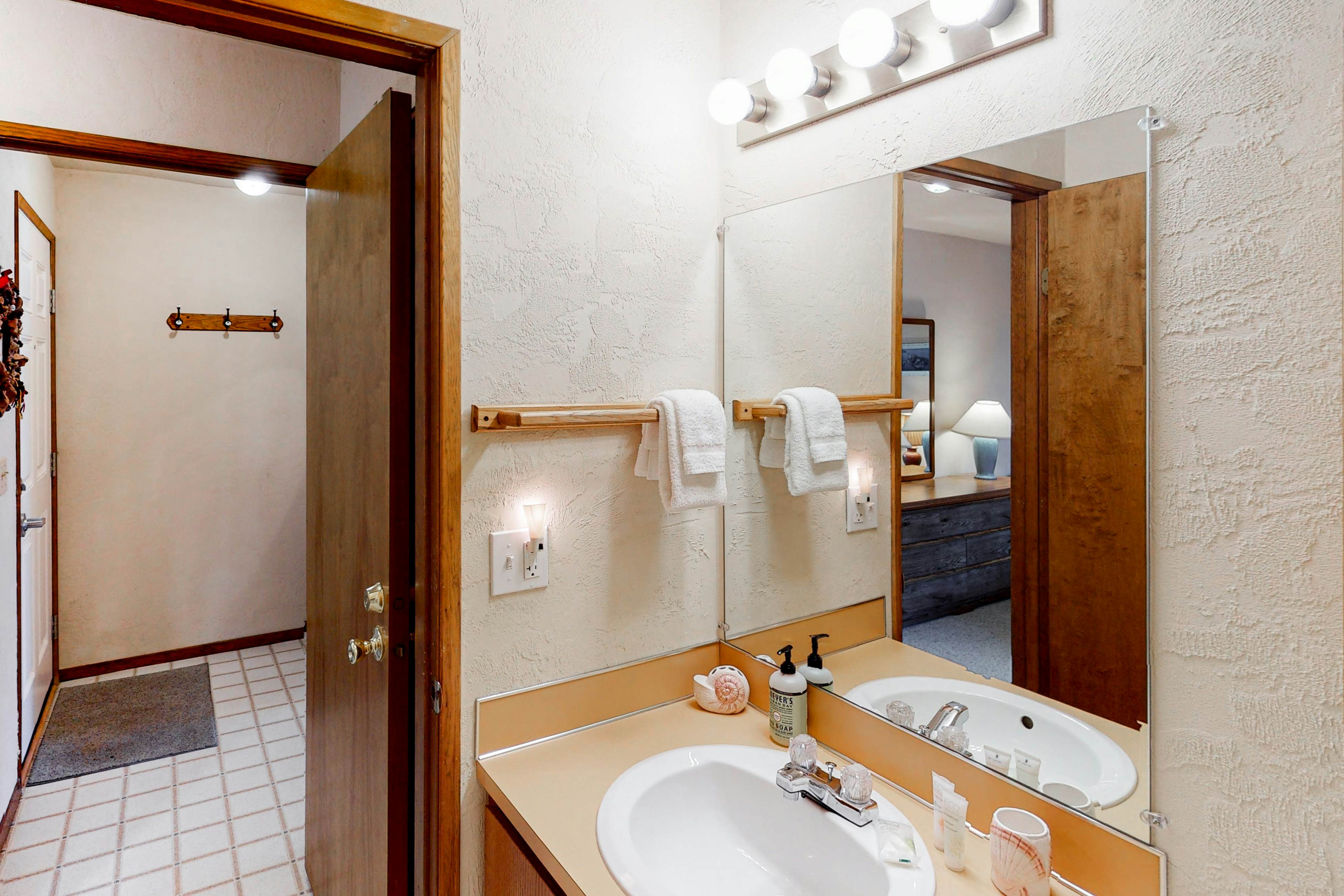 Nye Beach Lighthouse Vista