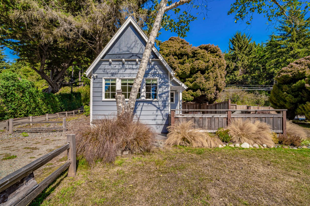 Alder Cottage 1 BD Vacation Rental in Trinidad, CA Vacasa