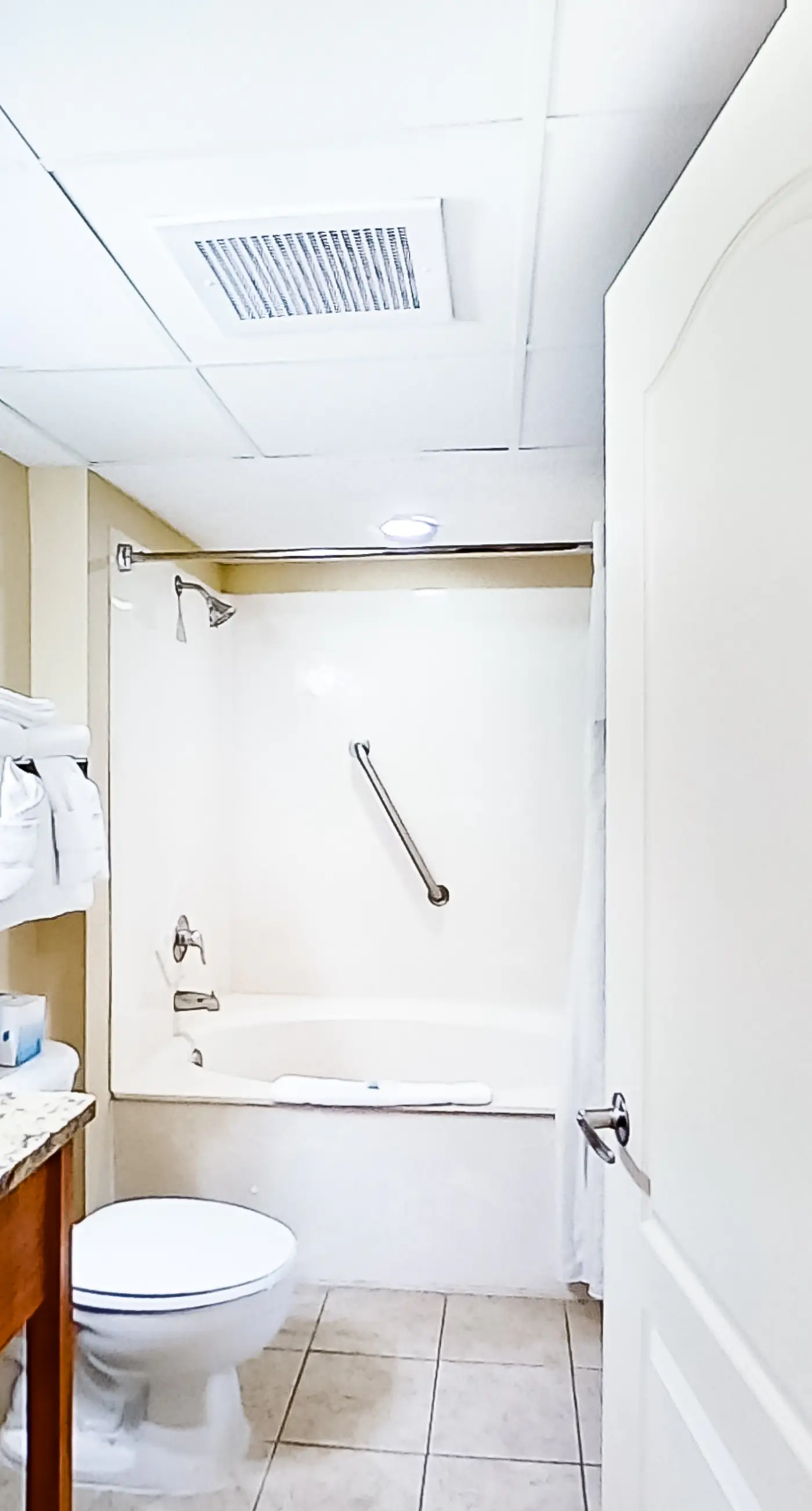 Carolinian Beach Resort 1735