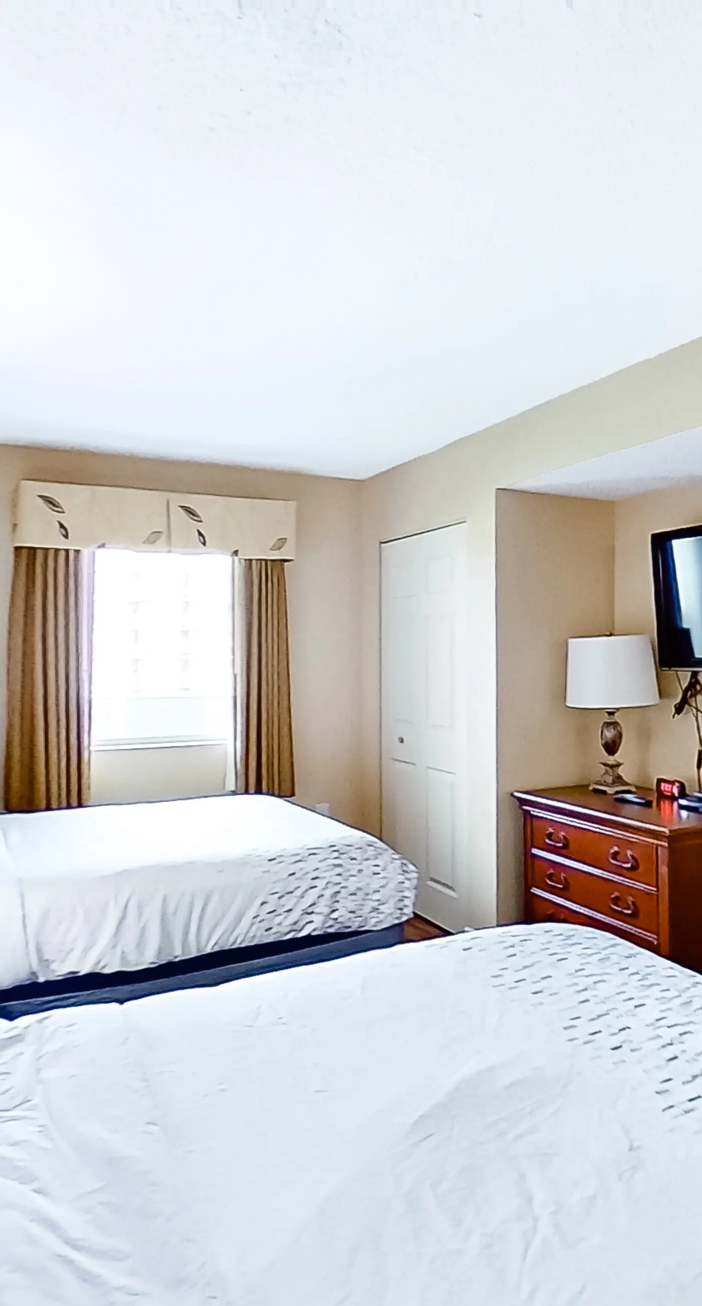 Carolinian Beach Resort 1735