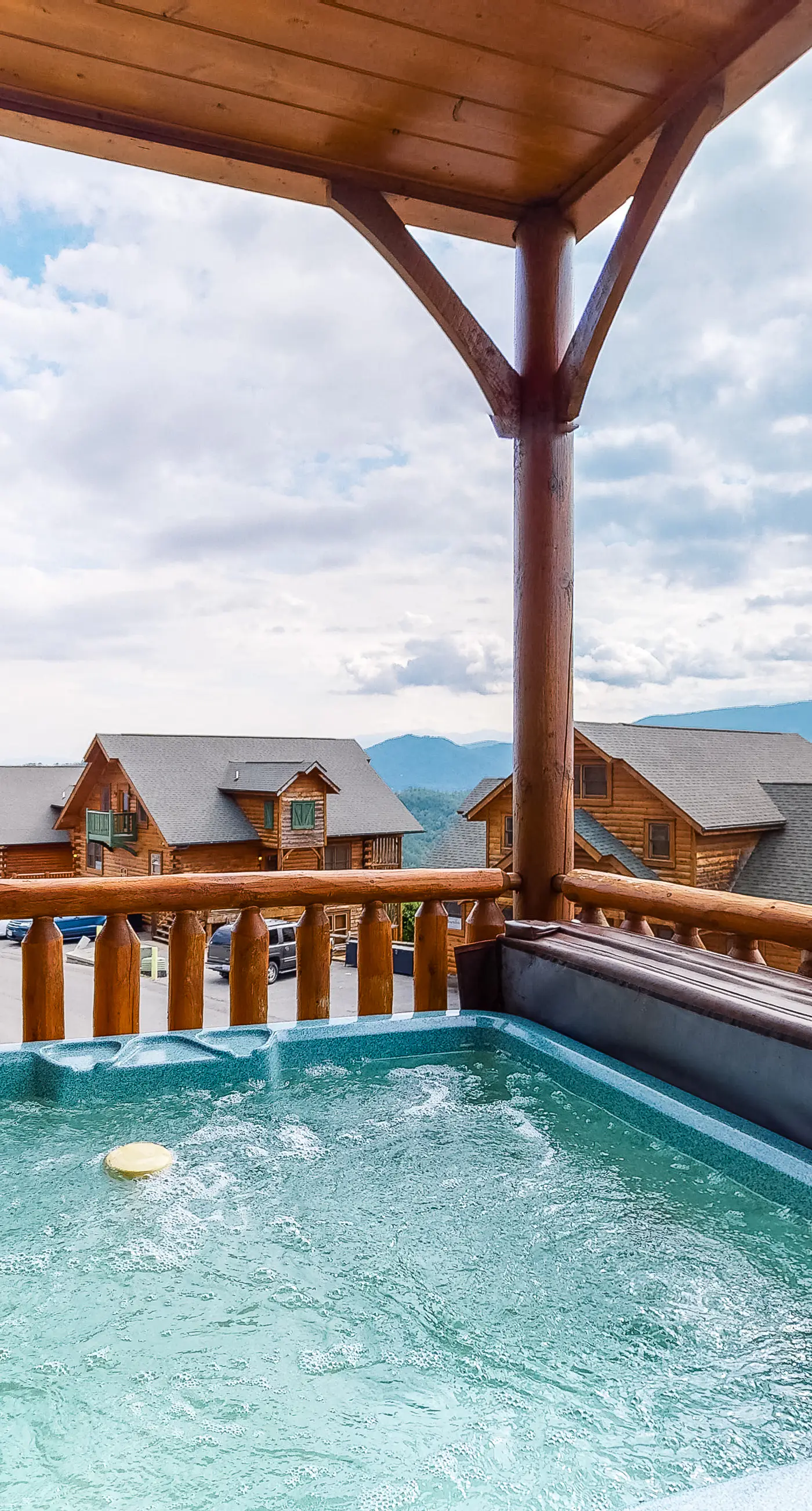 Pigeon Forge Cabin Rentals, Vacation Homes Rentals, Resorts | Vacasa