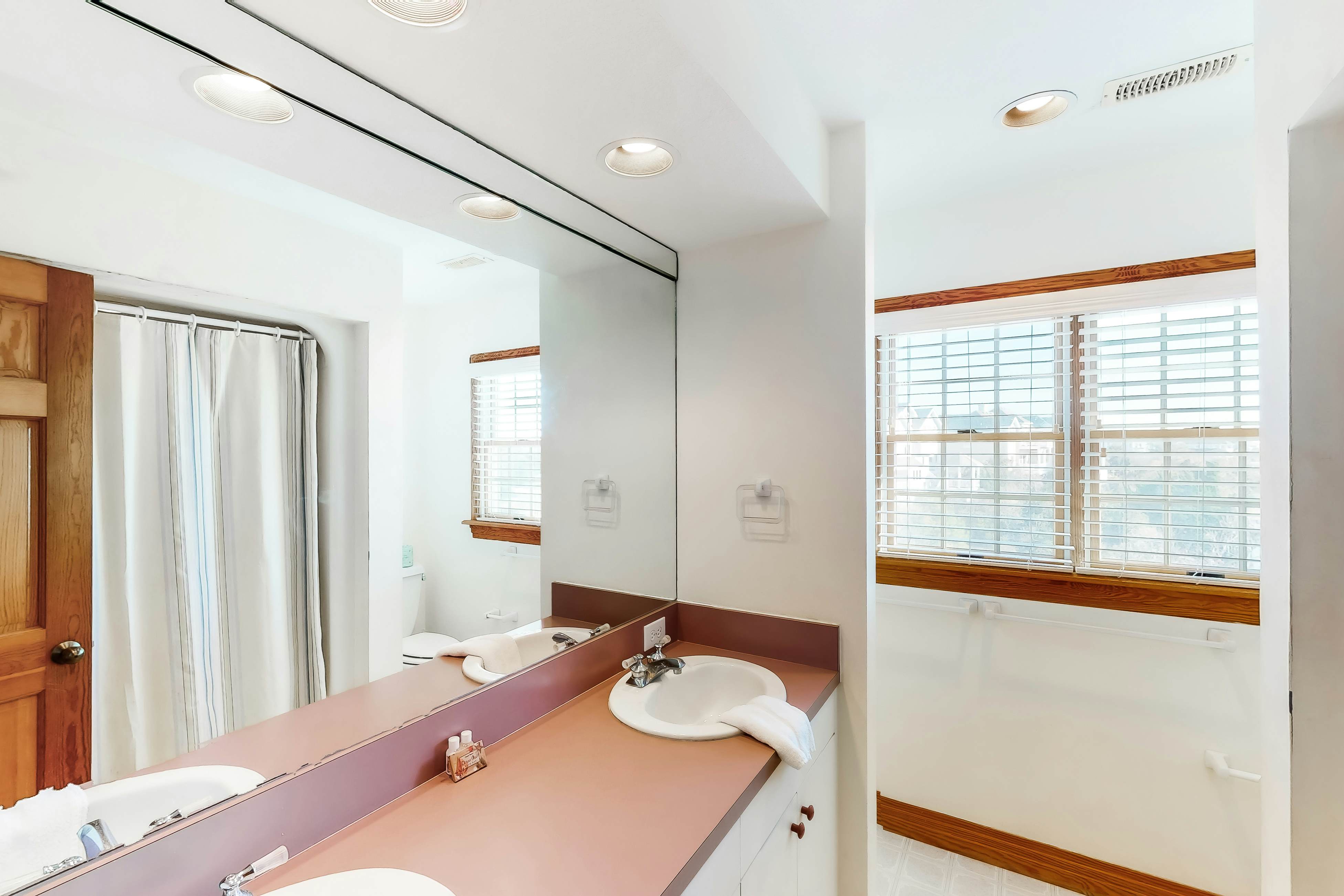 Palm Pines PI36 5 BD Corolla, NC Vacation Rental Vacasa