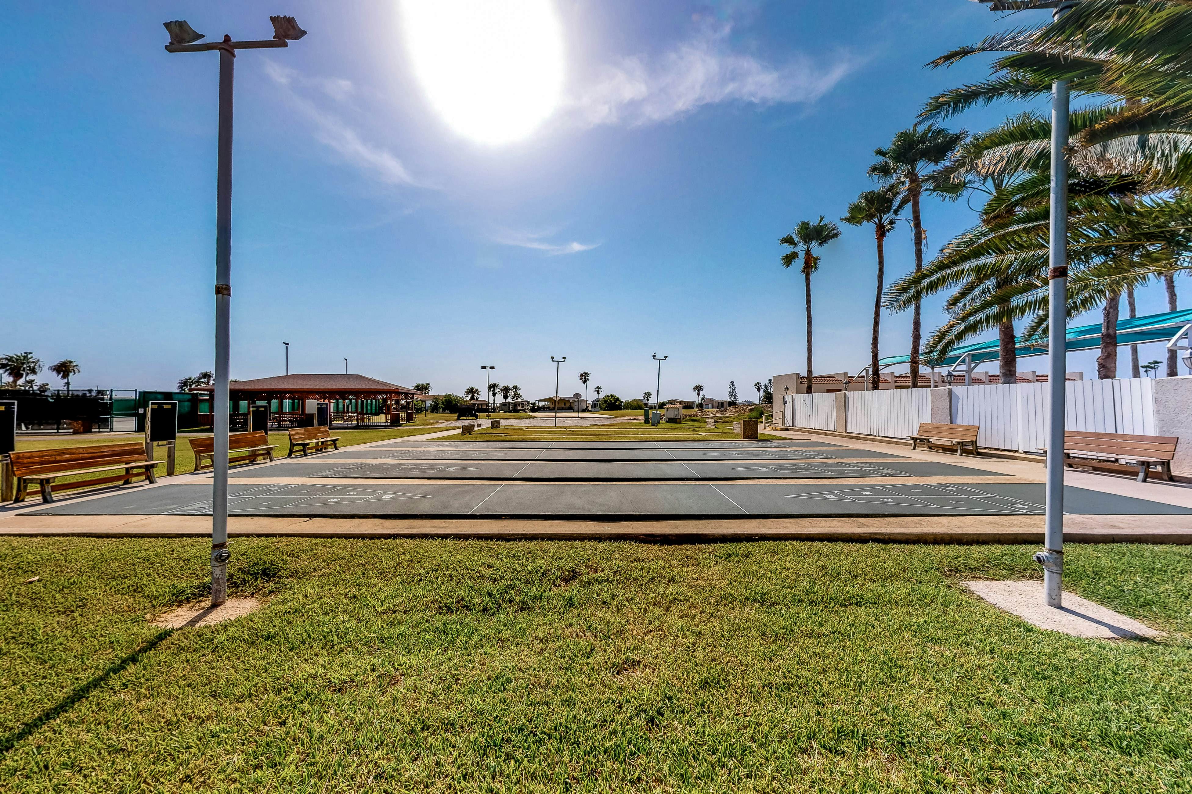 Long Island Village 638 Sand Dollar