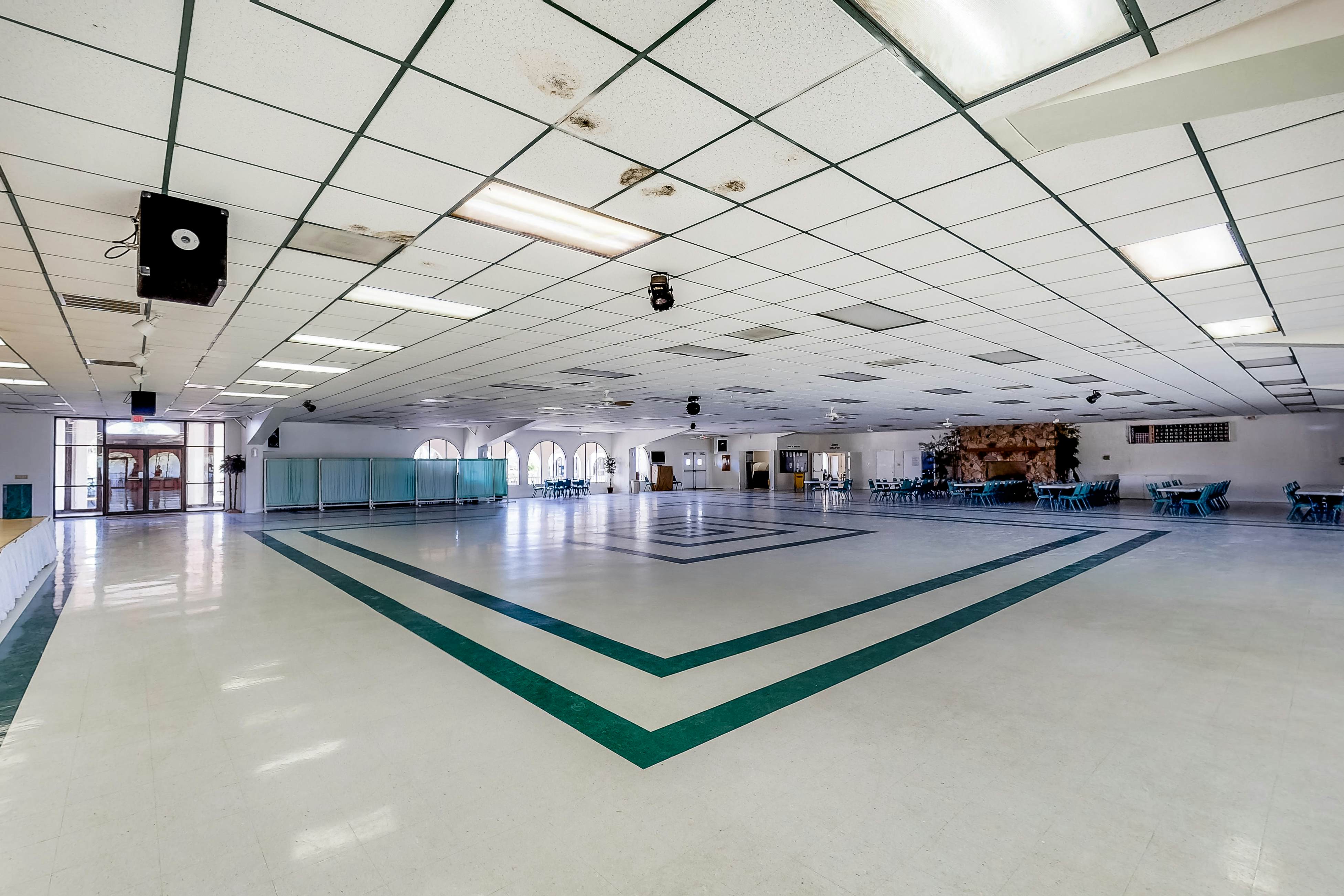 Long Island Village 638 Sand Dollar