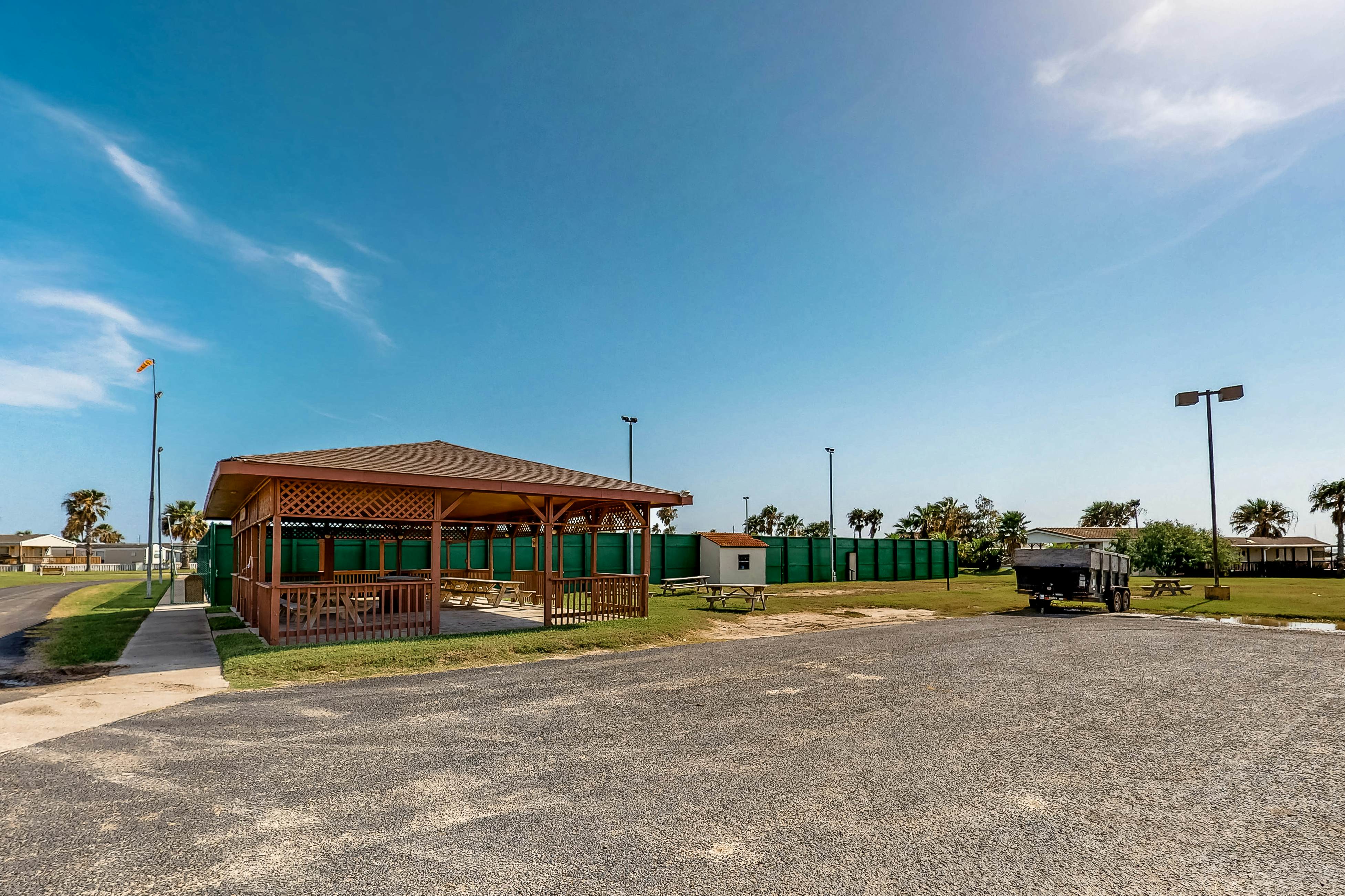 Long Island Village 638 Sand Dollar