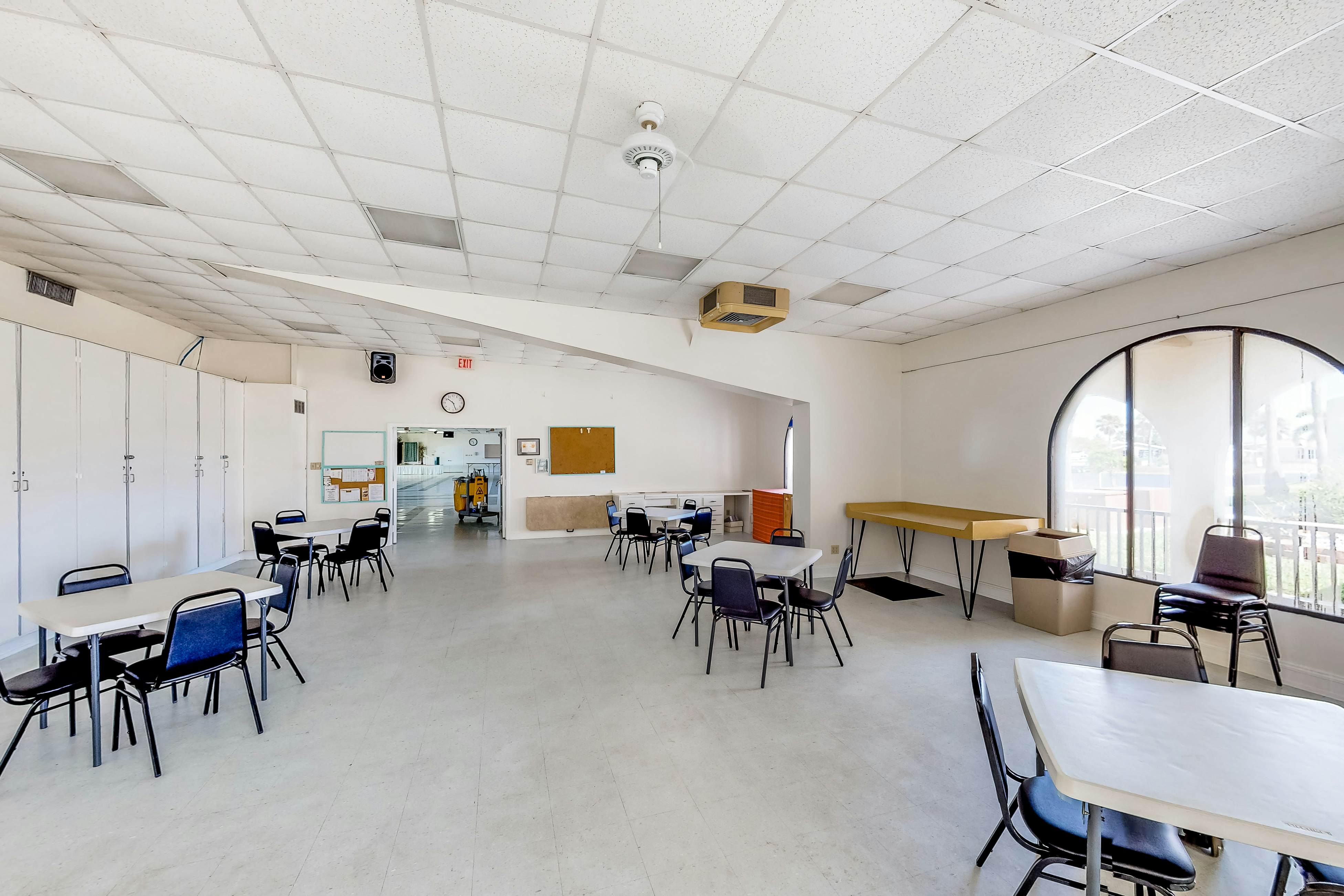 Long Island Village 638 Sand Dollar