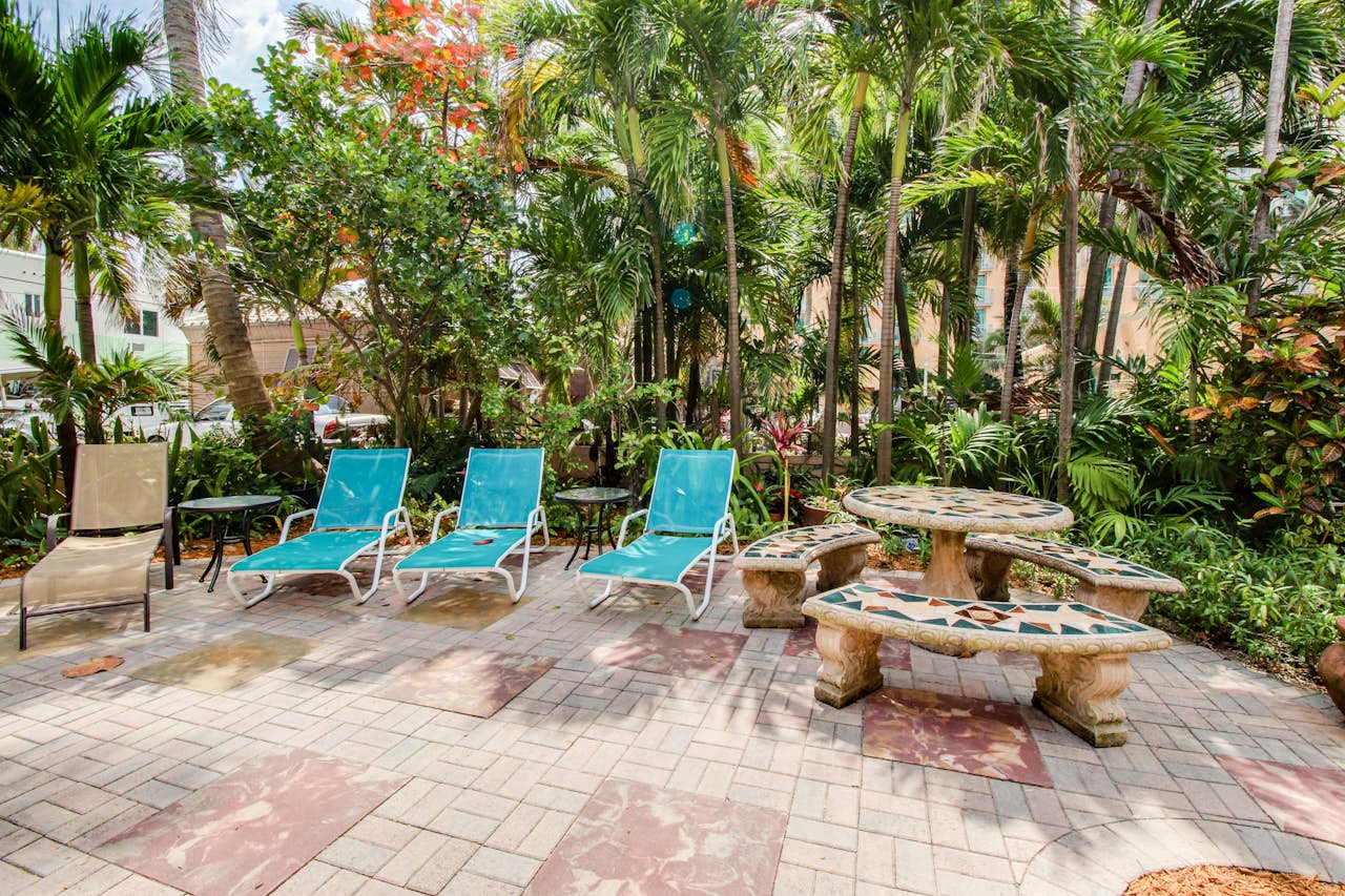 Bella Vista Garden Studio 0 BD Vacation Rental in Hollywood, FL Vacasa