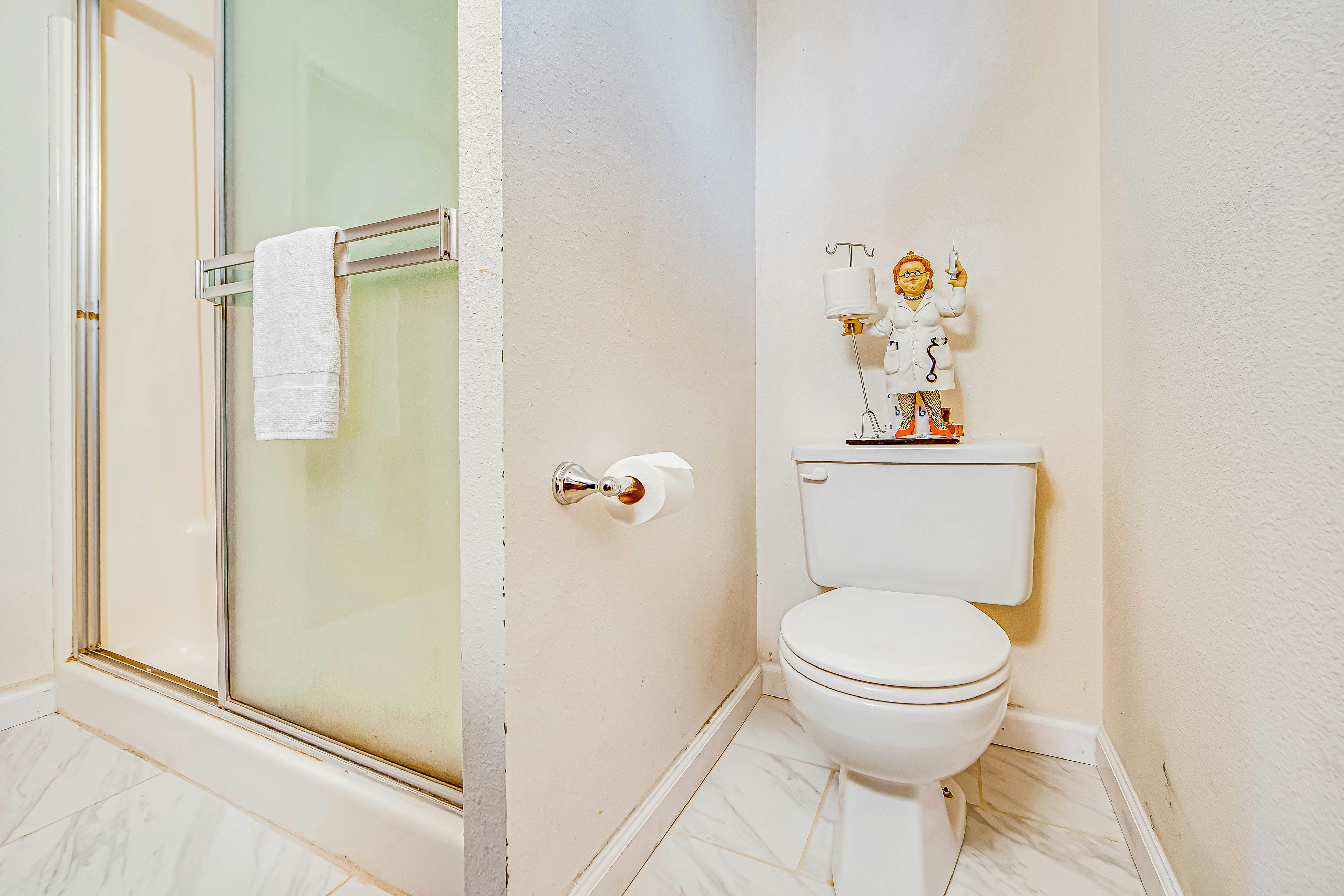 Rustic Lakefront Retreat