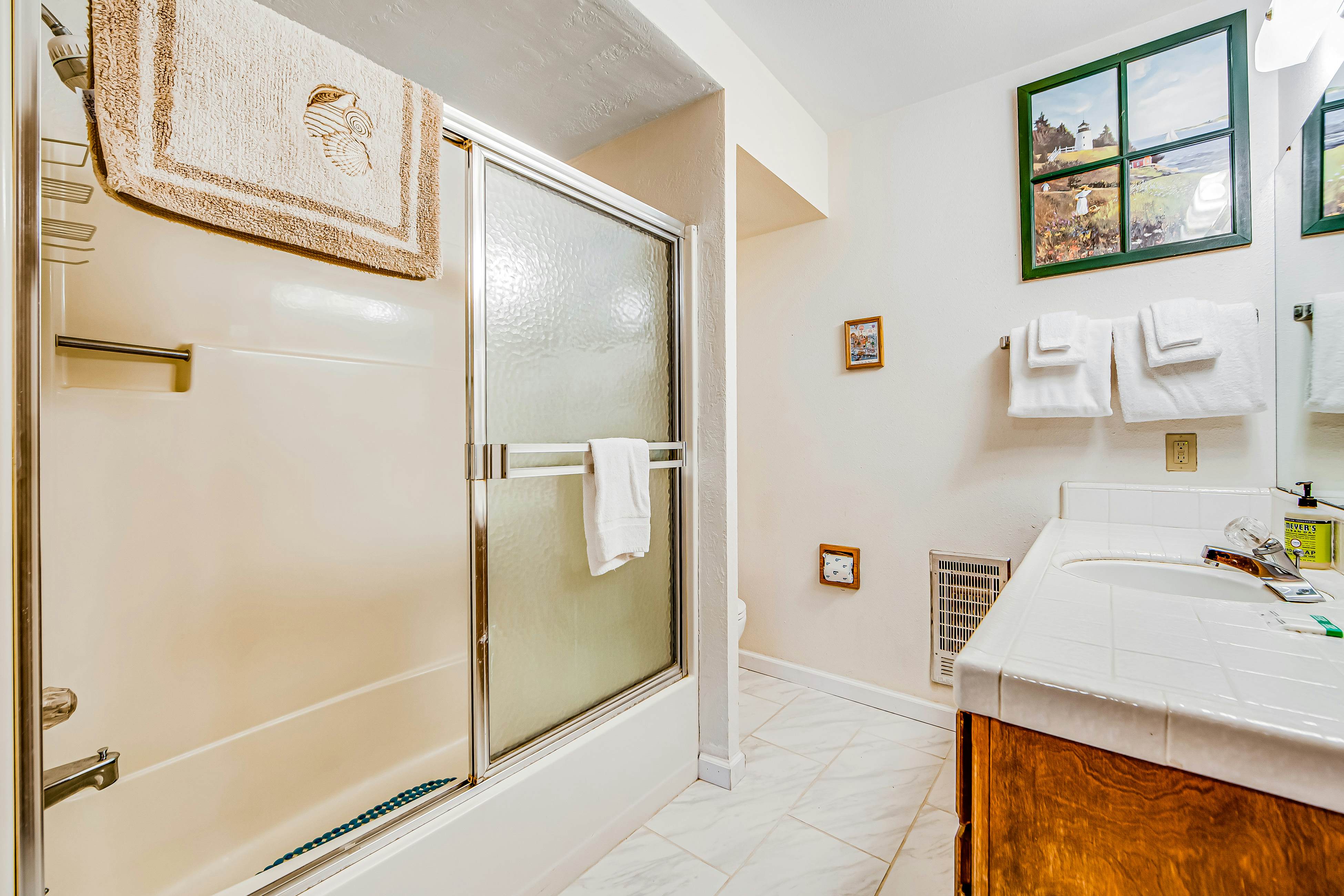 Rustic Lakefront Retreat