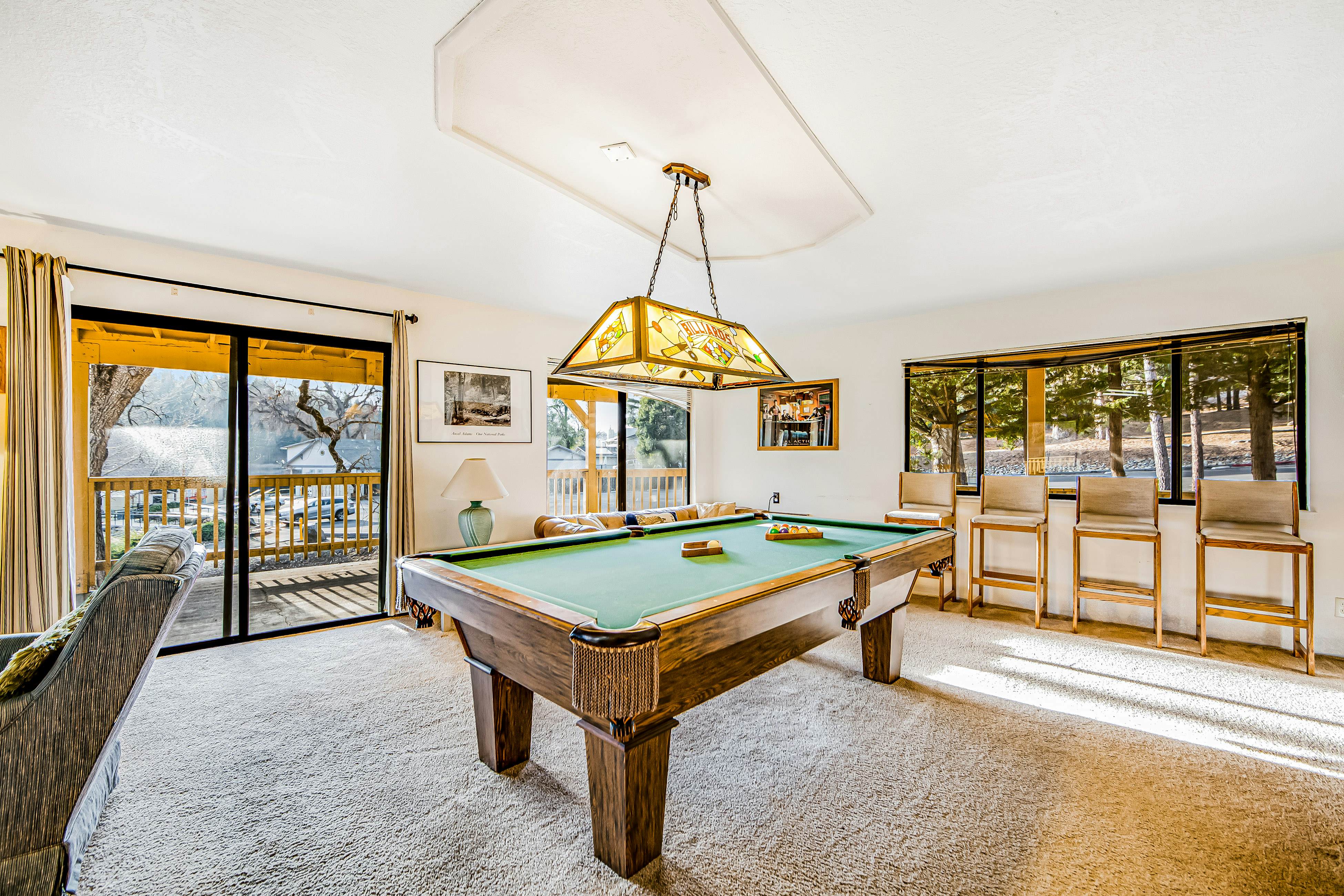 Rustic Lakefront Retreat