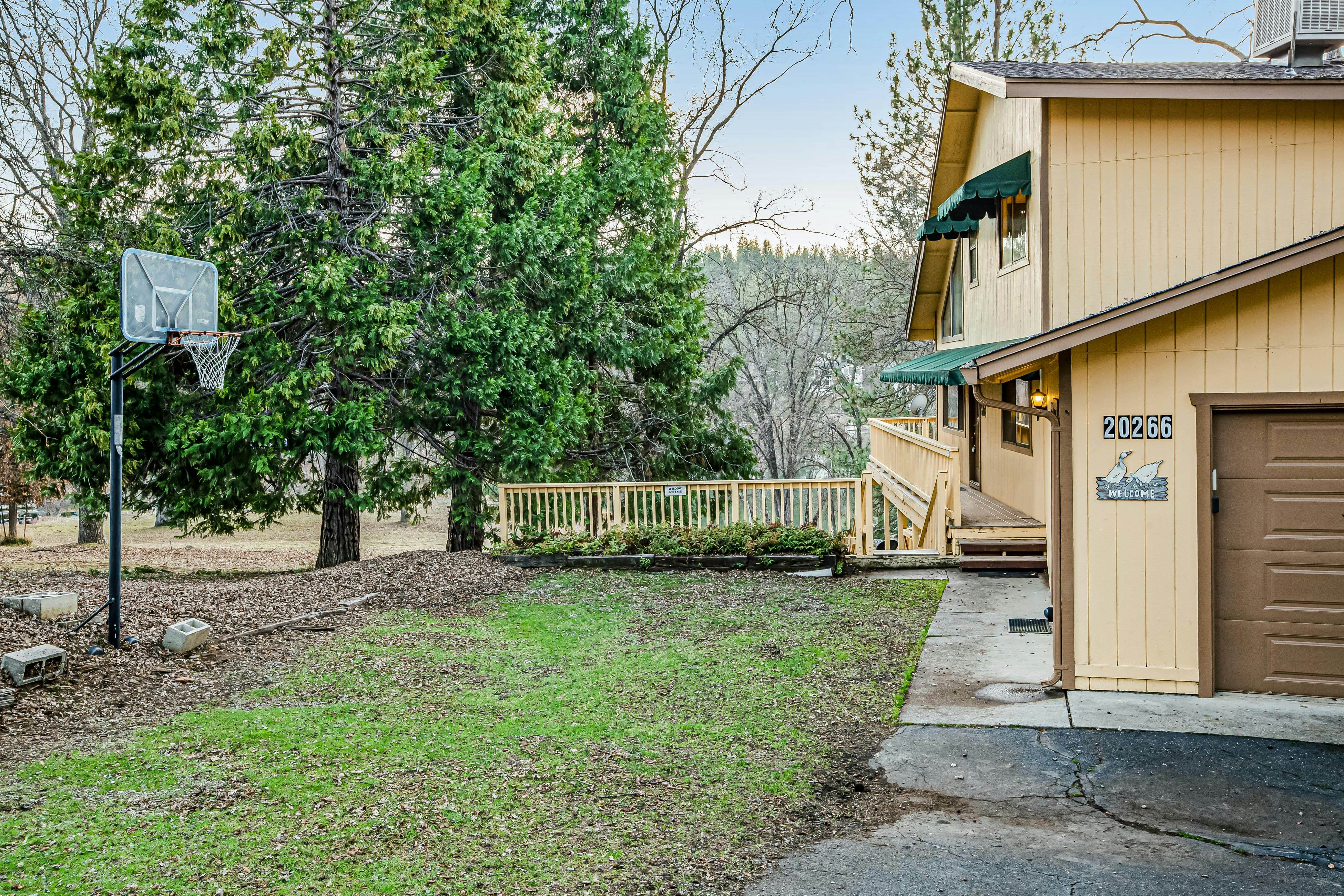Rustic Lakefront Retreat