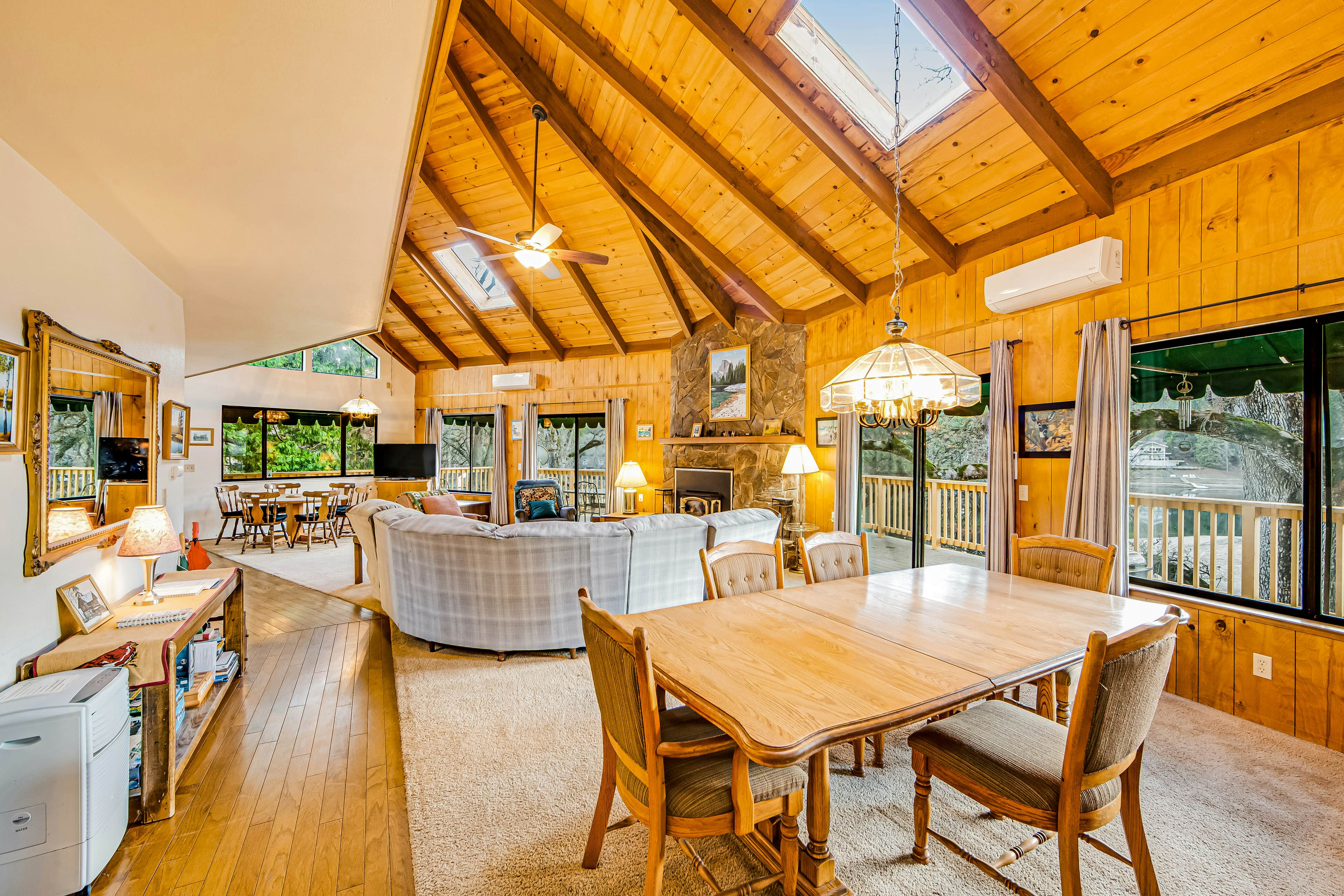 Rustic Lakefront Retreat