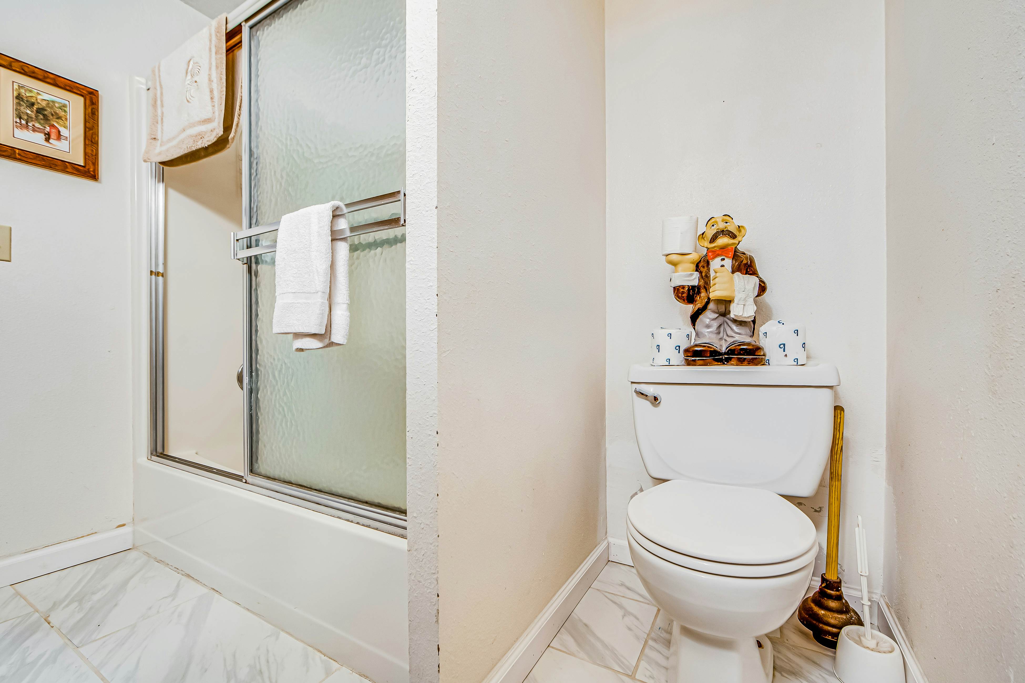 Rustic Lakefront Retreat